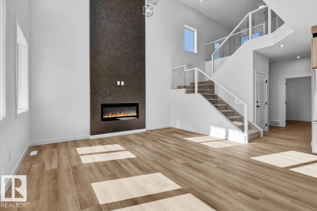 Photo 17 at 1119 Gyrfalcon Crescent NW, Hawks Ridge, Edmonton