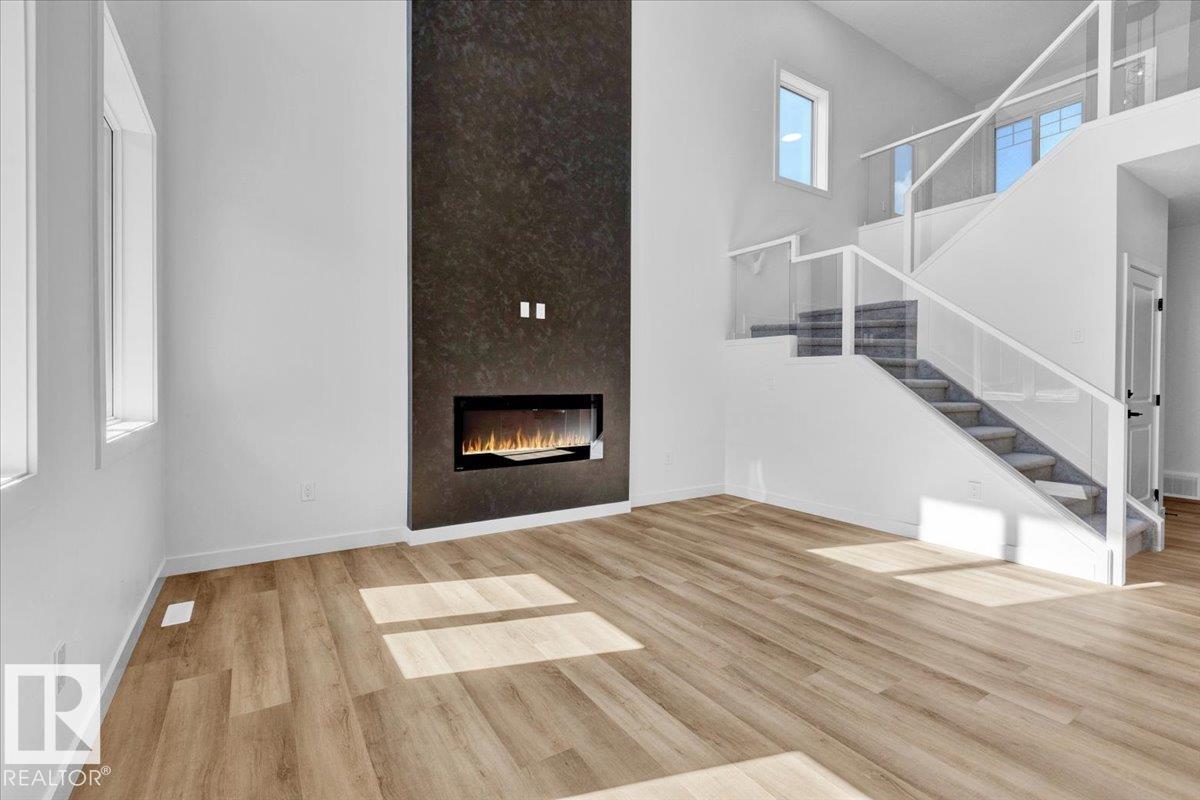 Photo 18 at 1119 Gyrfalcon Crescent NW, Hawks Ridge, Edmonton