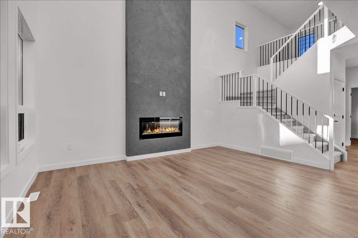 Photo 15 at 1115 Gyrfalcon Crescent NW, Hawks Ridge, Edmonton