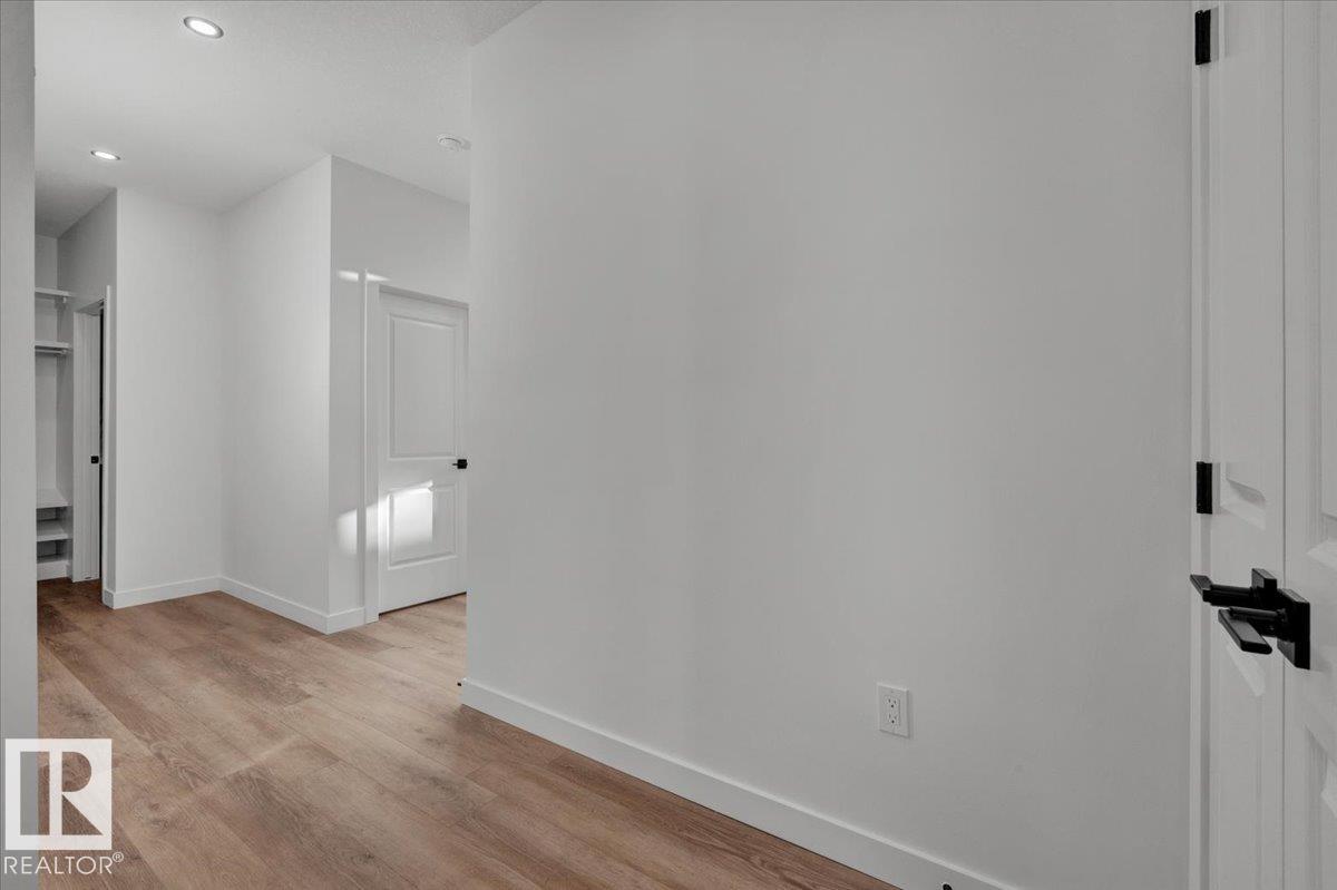 Photo 6 at 1115 Gyrfalcon Crescent NW, Hawks Ridge, Edmonton
