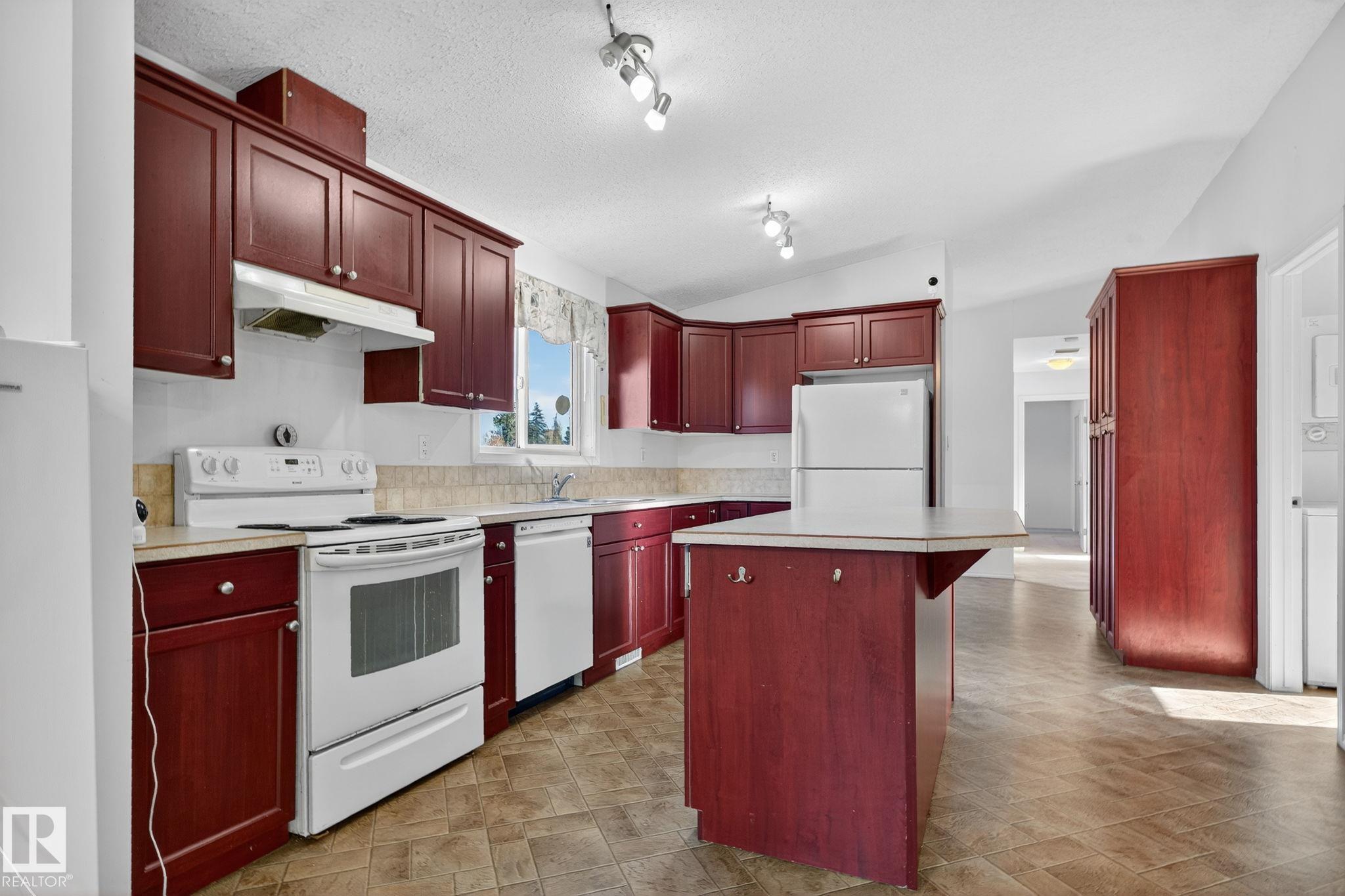 Photo 24 at 22311 119 Avenue NW, Kinglet Gardens, Edmonton