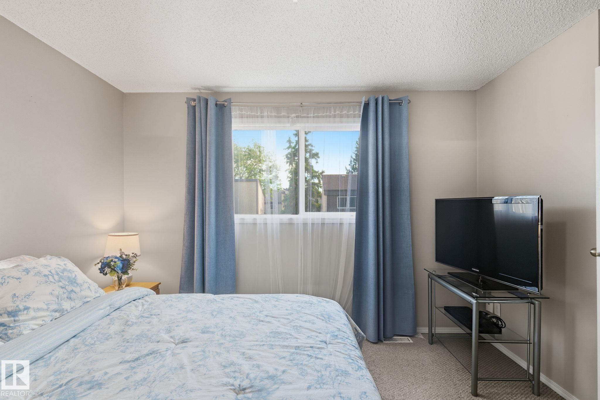 Photo 25 at 7231 180 Street NW, Lymburn, Edmonton