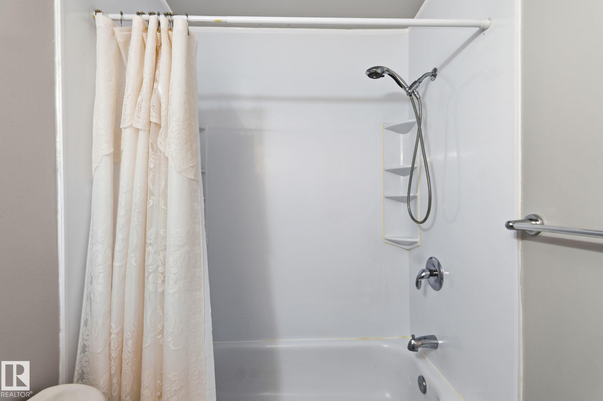 Photo 28 at 7231 180 Street NW, Lymburn, Edmonton