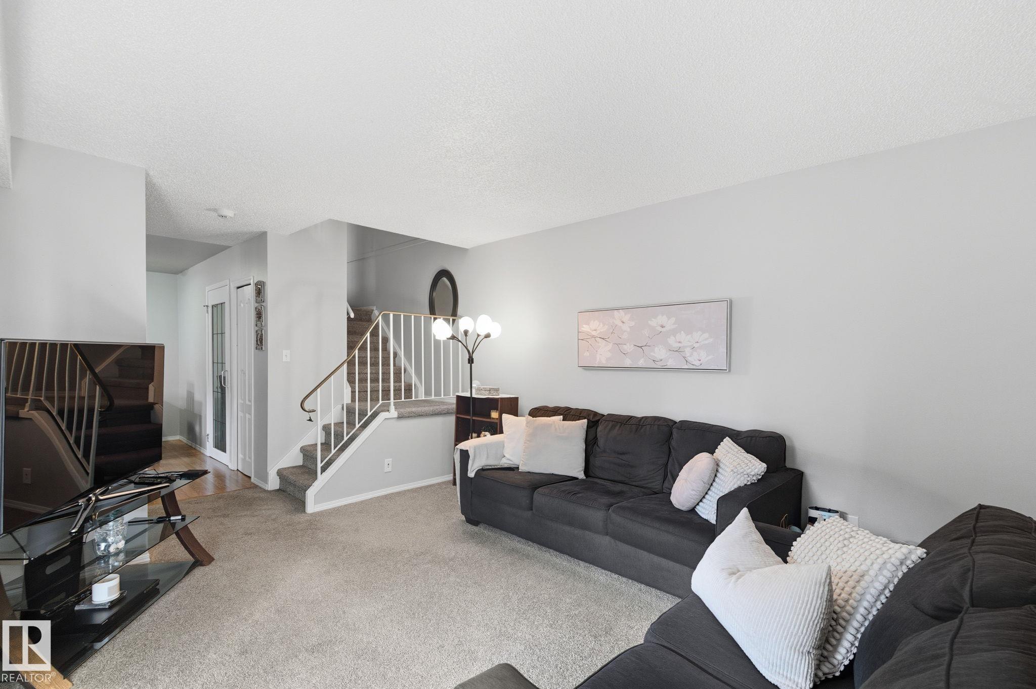Photo 10 at 7231 180 Street NW, Lymburn, Edmonton