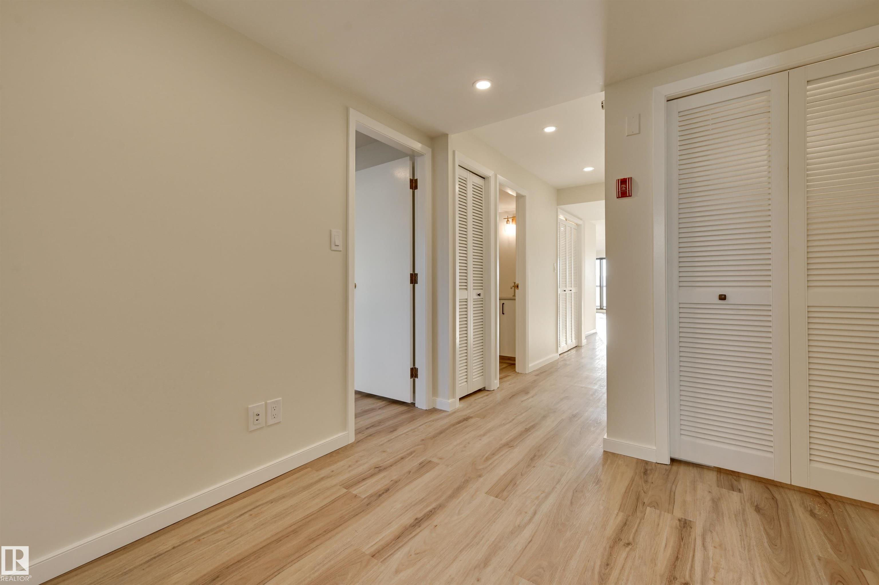 Photo 22 at 11960 100 Avenue NW, Wîhkwêntôwin, Edmonton