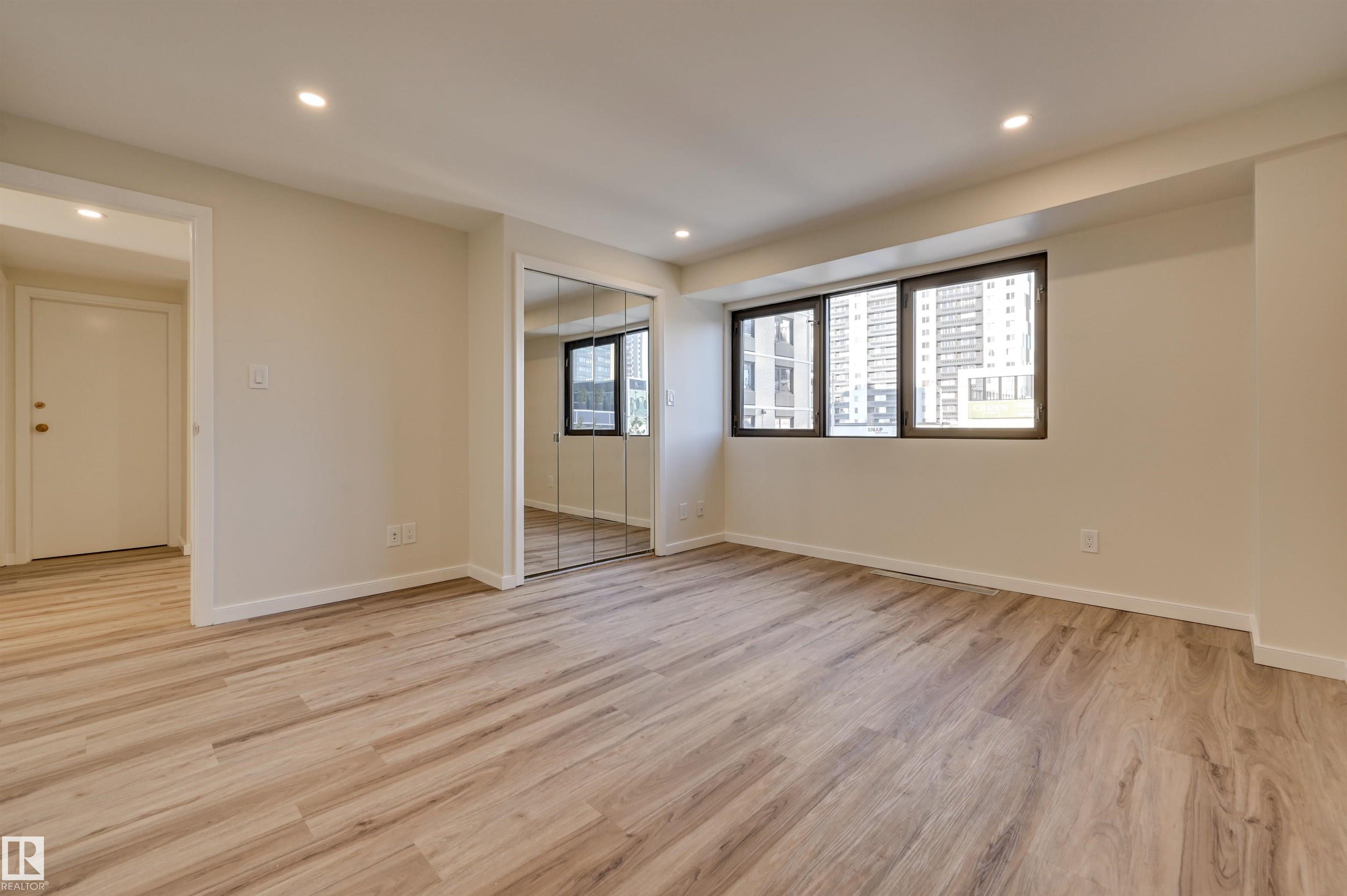 Photo 32 at 11960 100 Avenue NW, Wîhkwêntôwin, Edmonton
