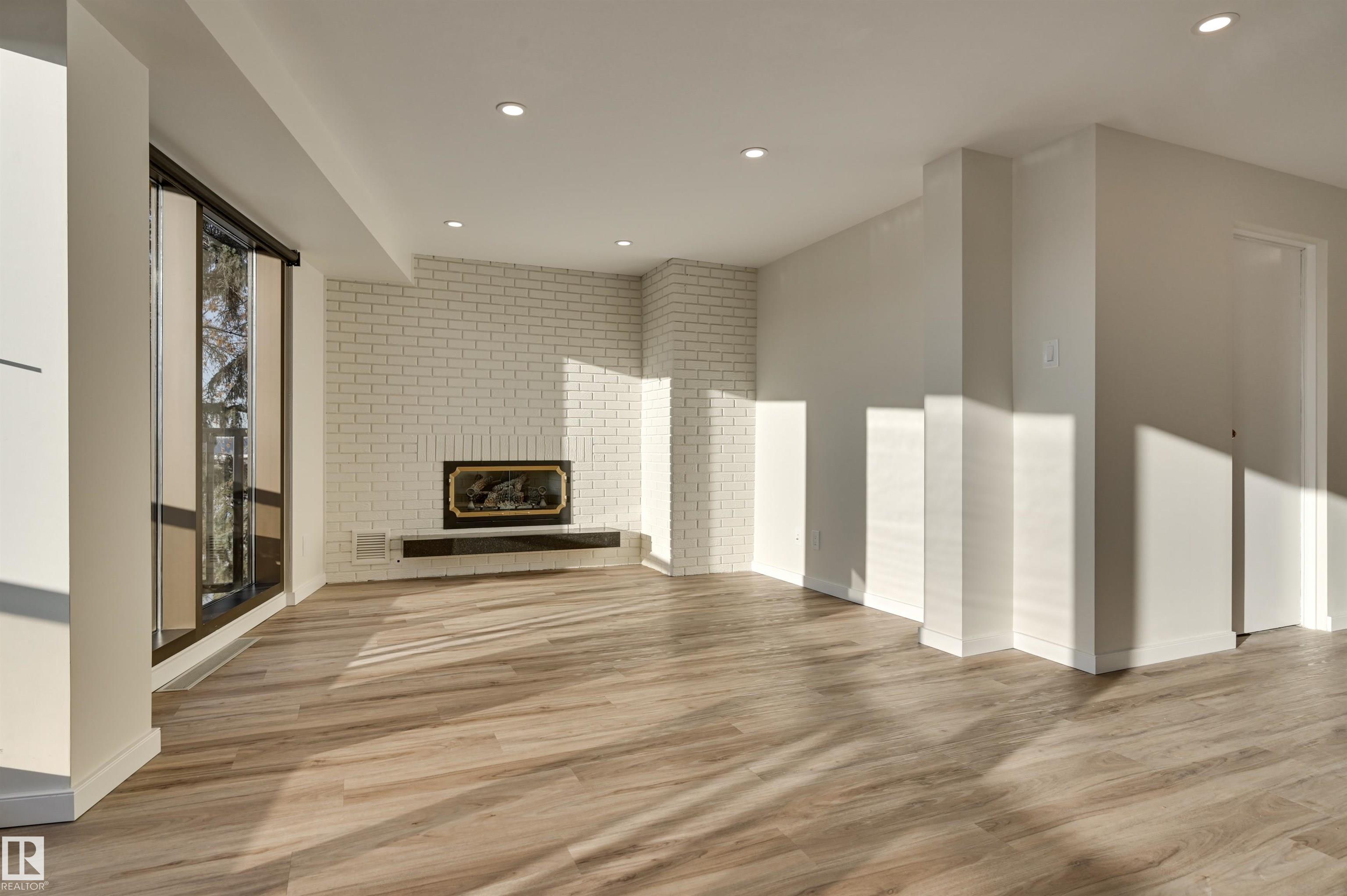 Photo 5 at 11960 100 Avenue NW, Wîhkwêntôwin, Edmonton