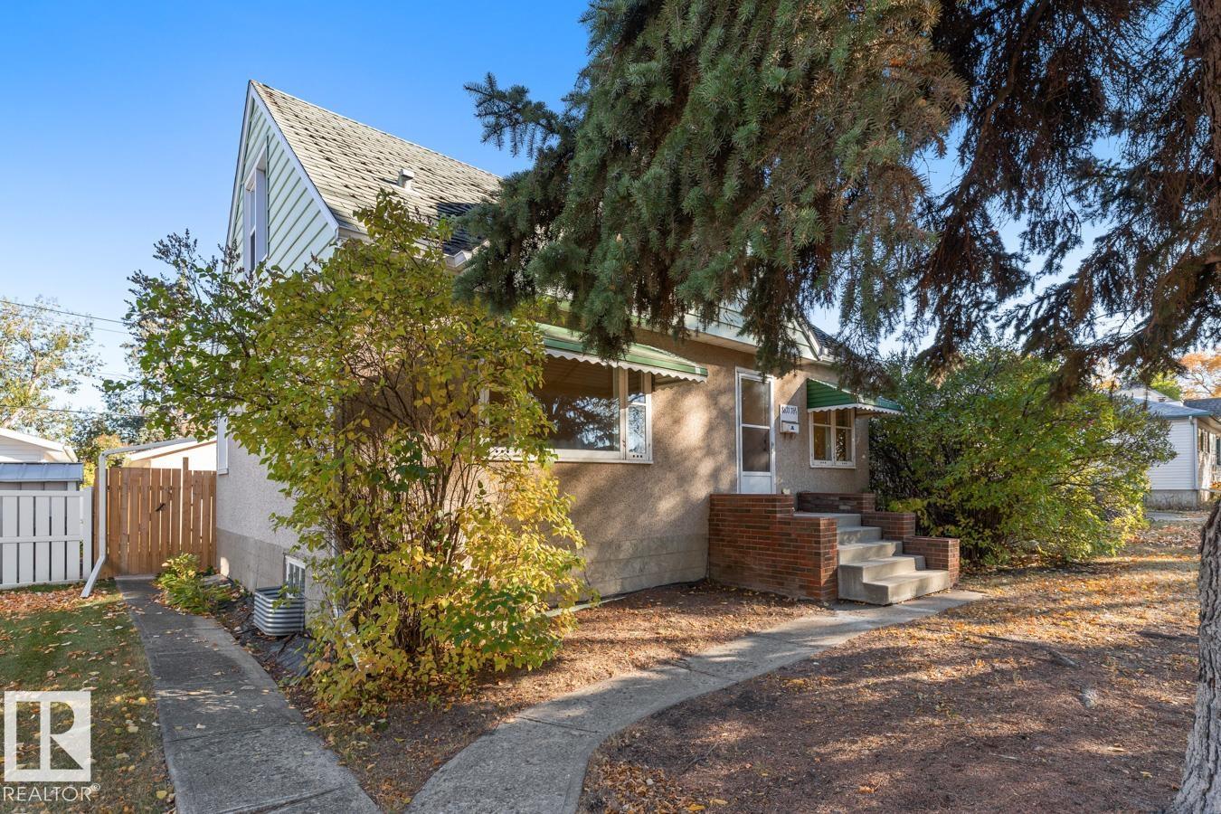 Photo 2 at 8671 76 Street NW, Idylwylde, Edmonton