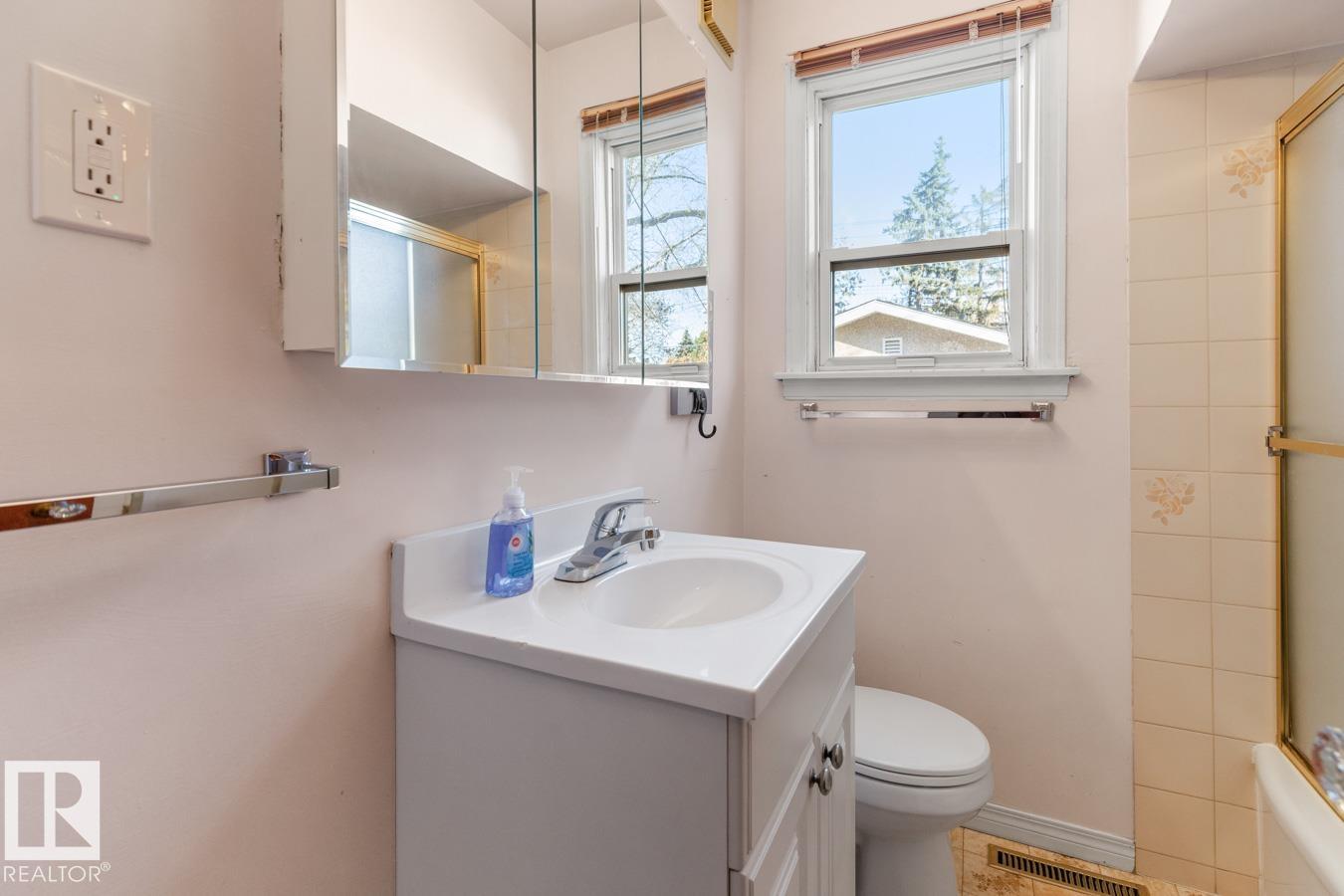 Photo 19 at 8671 76 Street NW, Idylwylde, Edmonton