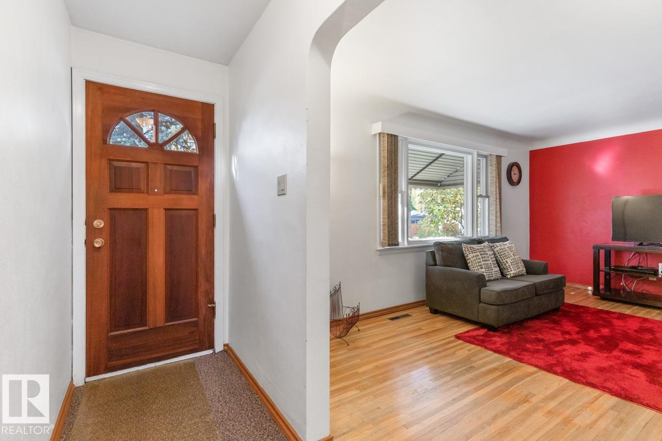 Photo 6 at 8671 76 Street NW, Idylwylde, Edmonton