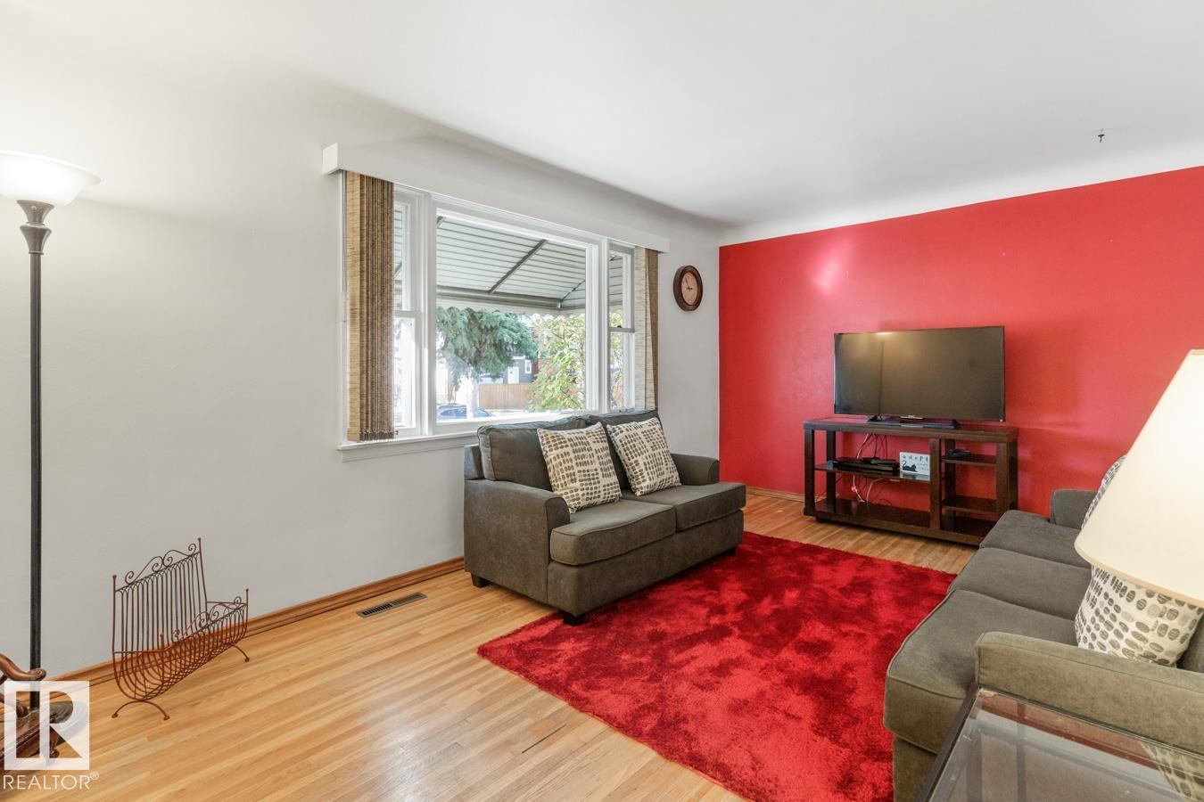 Photo 7 at 8671 76 Street NW, Idylwylde, Edmonton