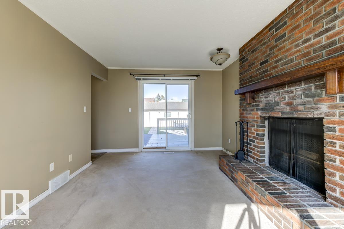 Photo 18 at 17920 76 Avenue NW, Lymburn, Edmonton