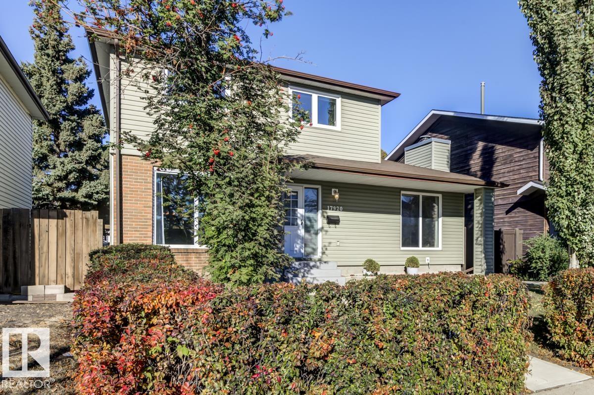 Photo 3 at 17920 76 Avenue NW, Lymburn, Edmonton