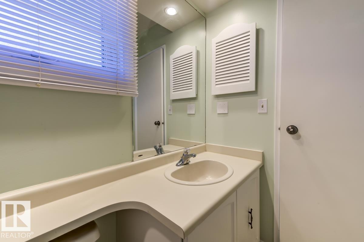 Photo 36 at 17920 76 Avenue NW, Lymburn, Edmonton
