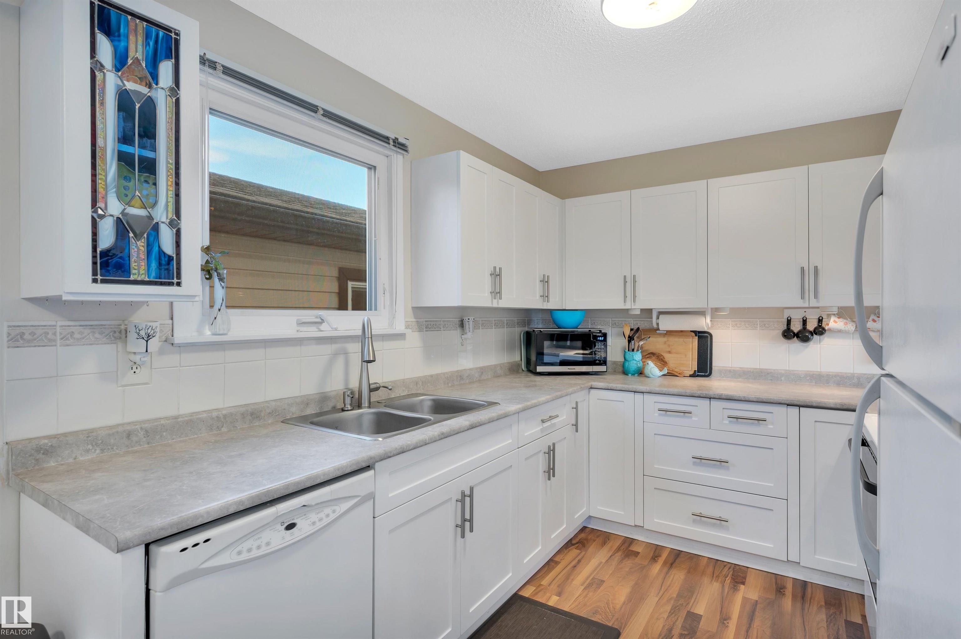 Photo 10 at 1412 35 Street NW, Crawford Plains, Edmonton