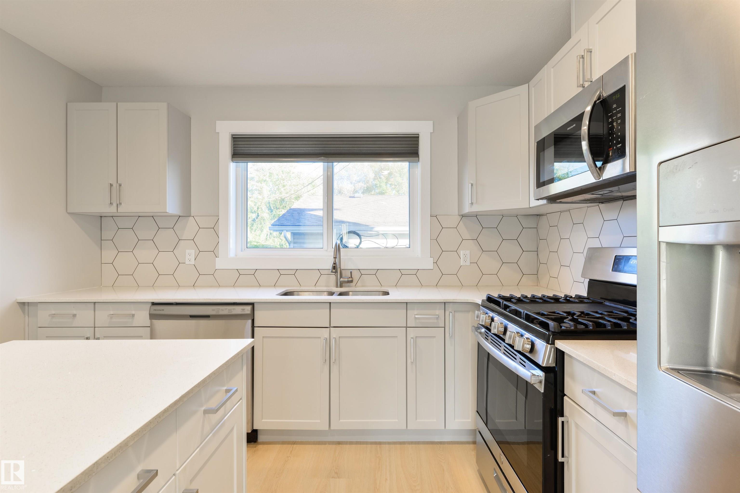 Photo 11 at 7942 82 Avenue NW, Idylwylde, Edmonton