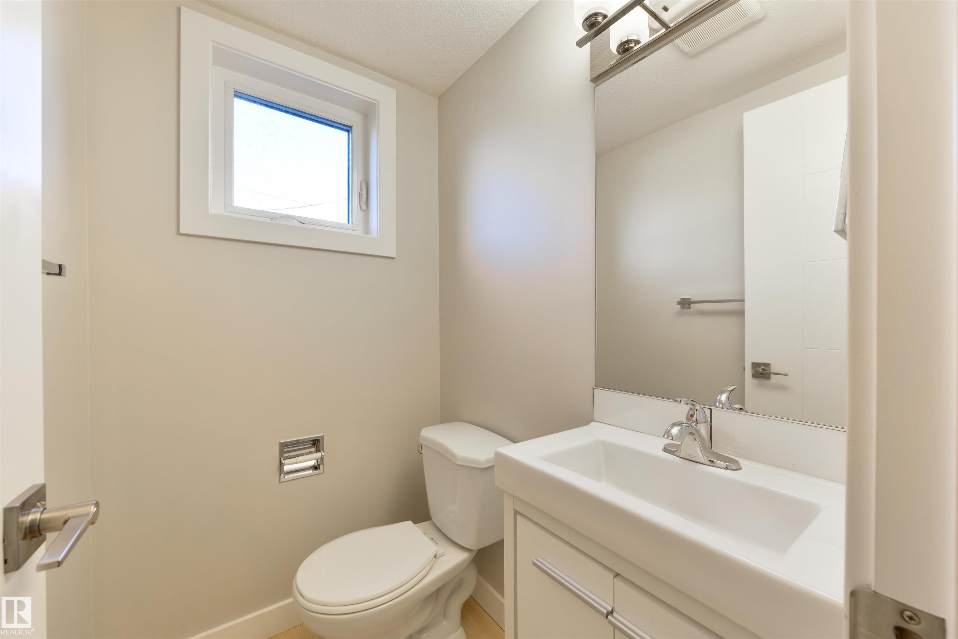 Photo 13 at 7942 82 Avenue NW, Idylwylde, Edmonton