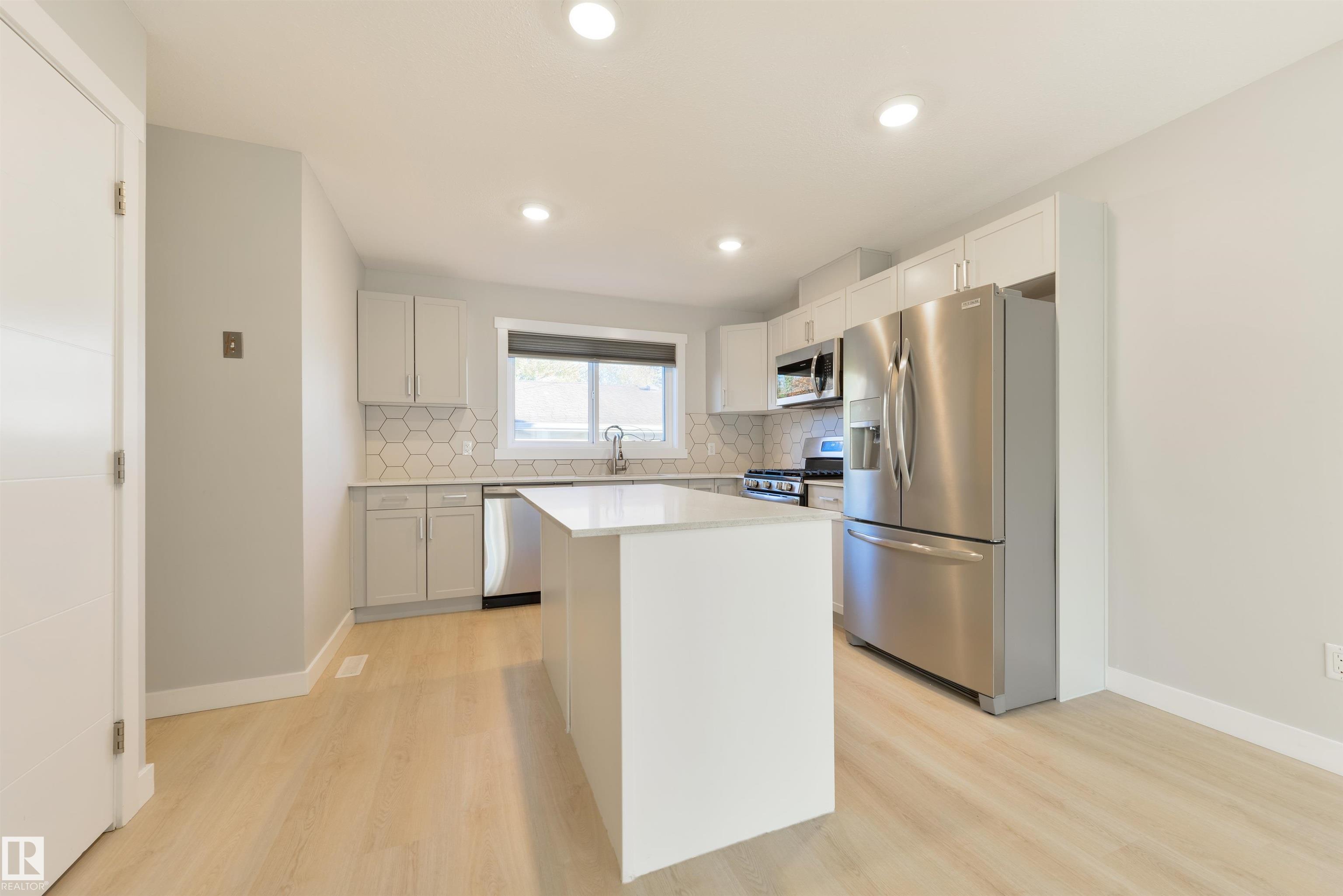 Photo 10 at 7942 82 Avenue NW, Idylwylde, Edmonton
