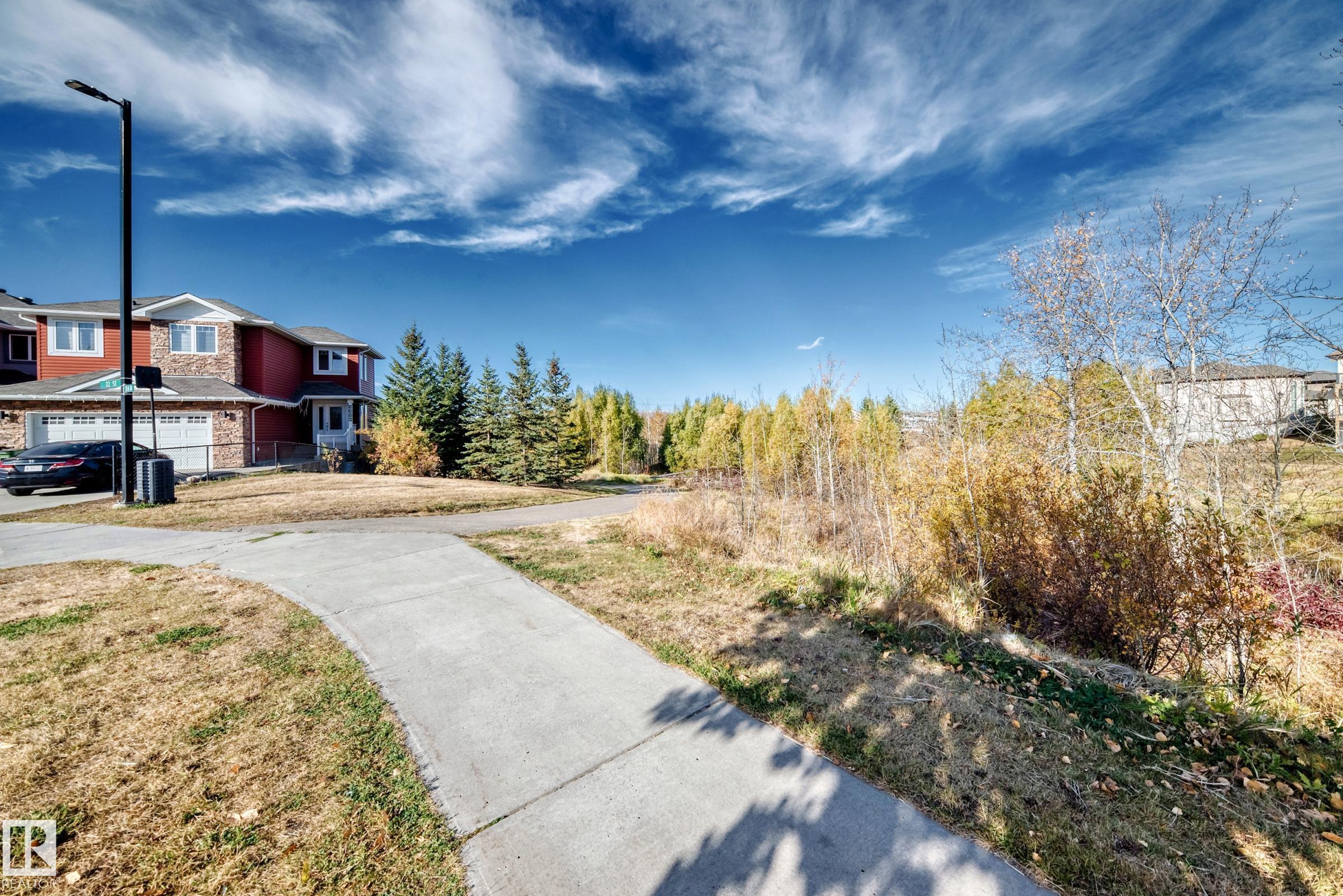 http://cdnparap120.paragonrels.com/ParagonImages/Property/p12/RAE/225375472/64/0/0/a873aa1bbef71c4b7d900ef99c8e4813/1/96c91515bcc404d9ae8040eb6b7da584/225375472-6de672f0-314c-4652-851b-8382e91e4e06.JPG