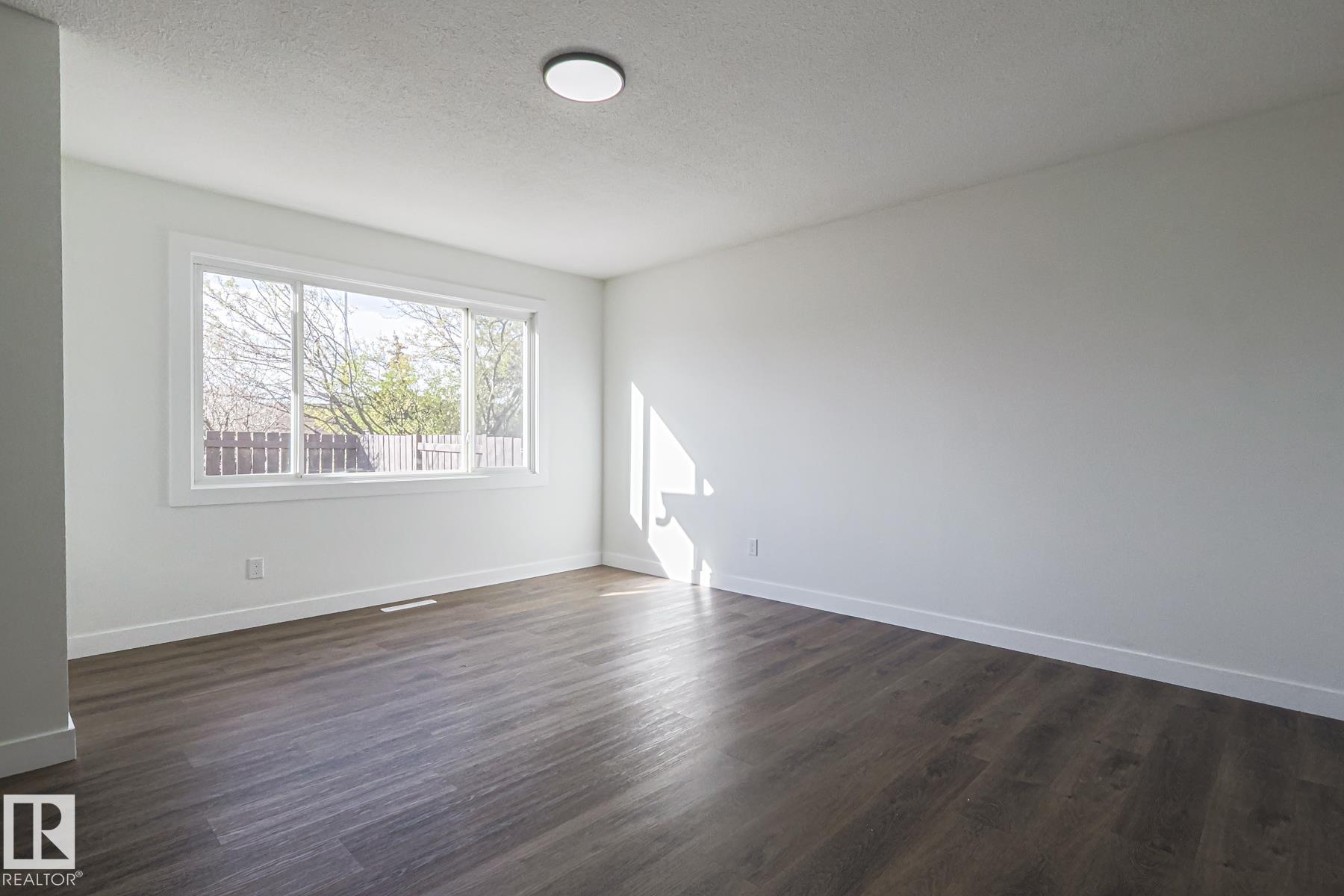 Picture for 231 ROSELAND VG NW