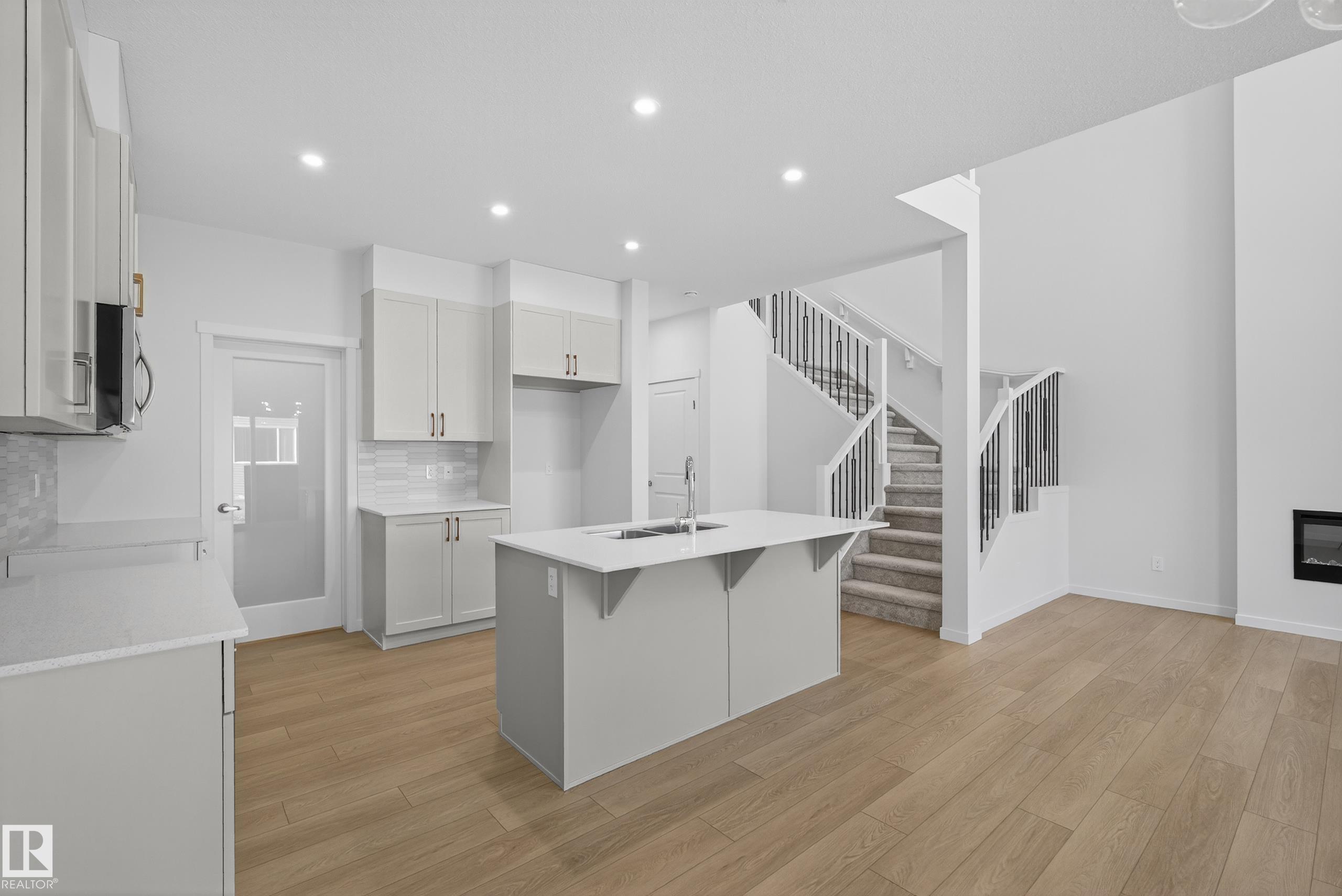 2153 194a Street NW, River's Edge, Edmonton 