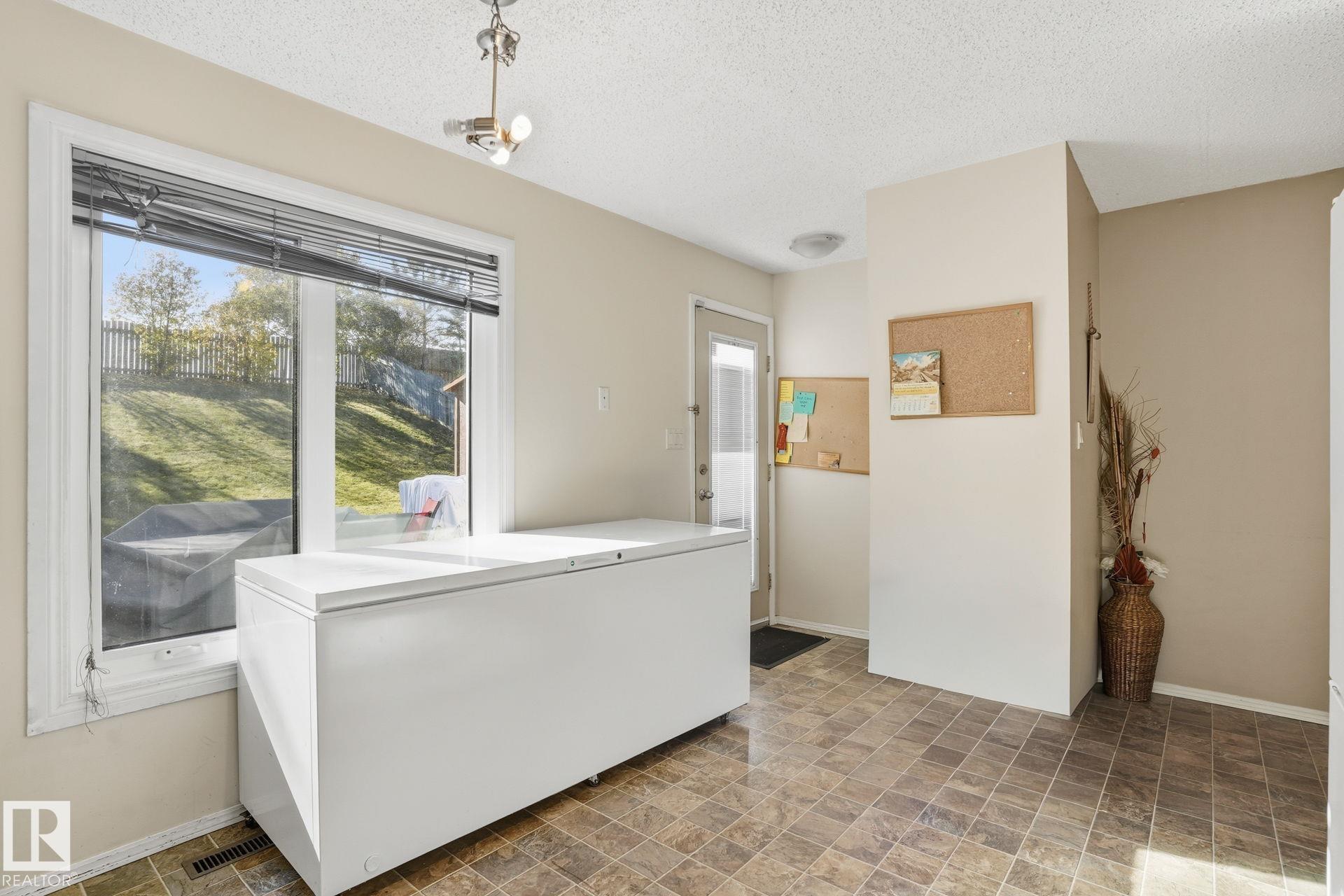 Photo 8 at 18727 80 Avenue NW, Aldergrove, Edmonton