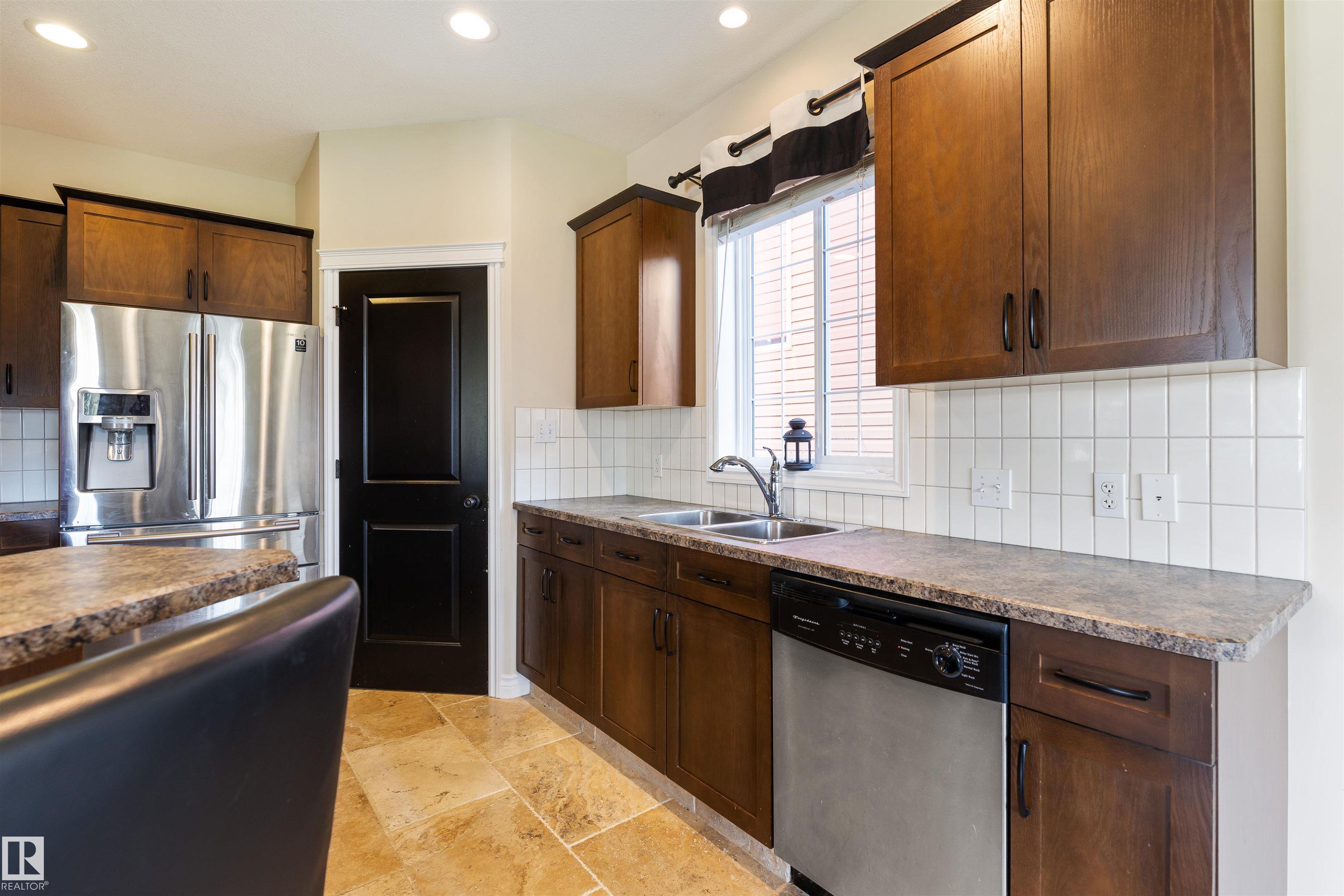 Photo 11 at 10416 99 Street, Morinville