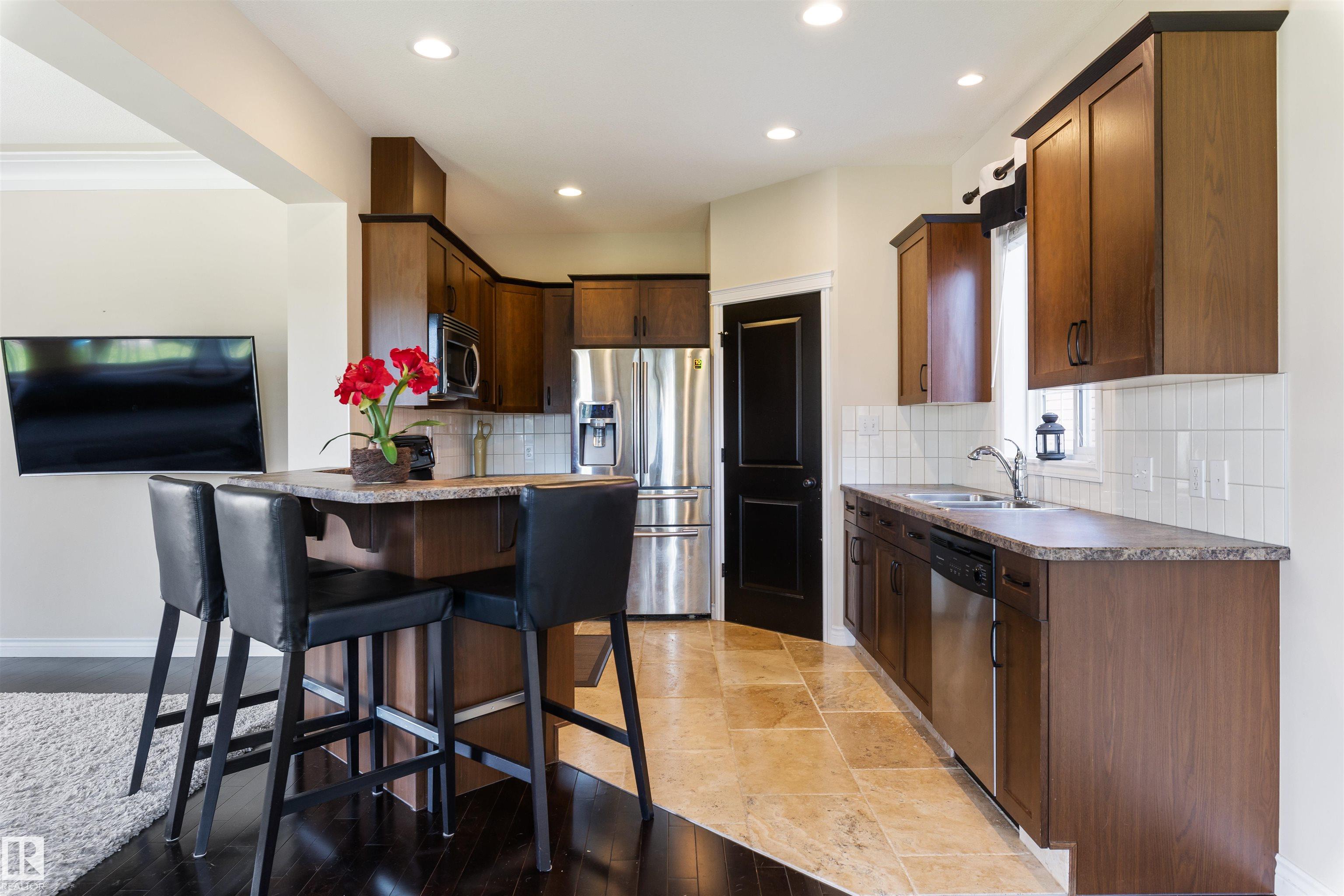 Photo 10 at 10416 99 Street, Morinville