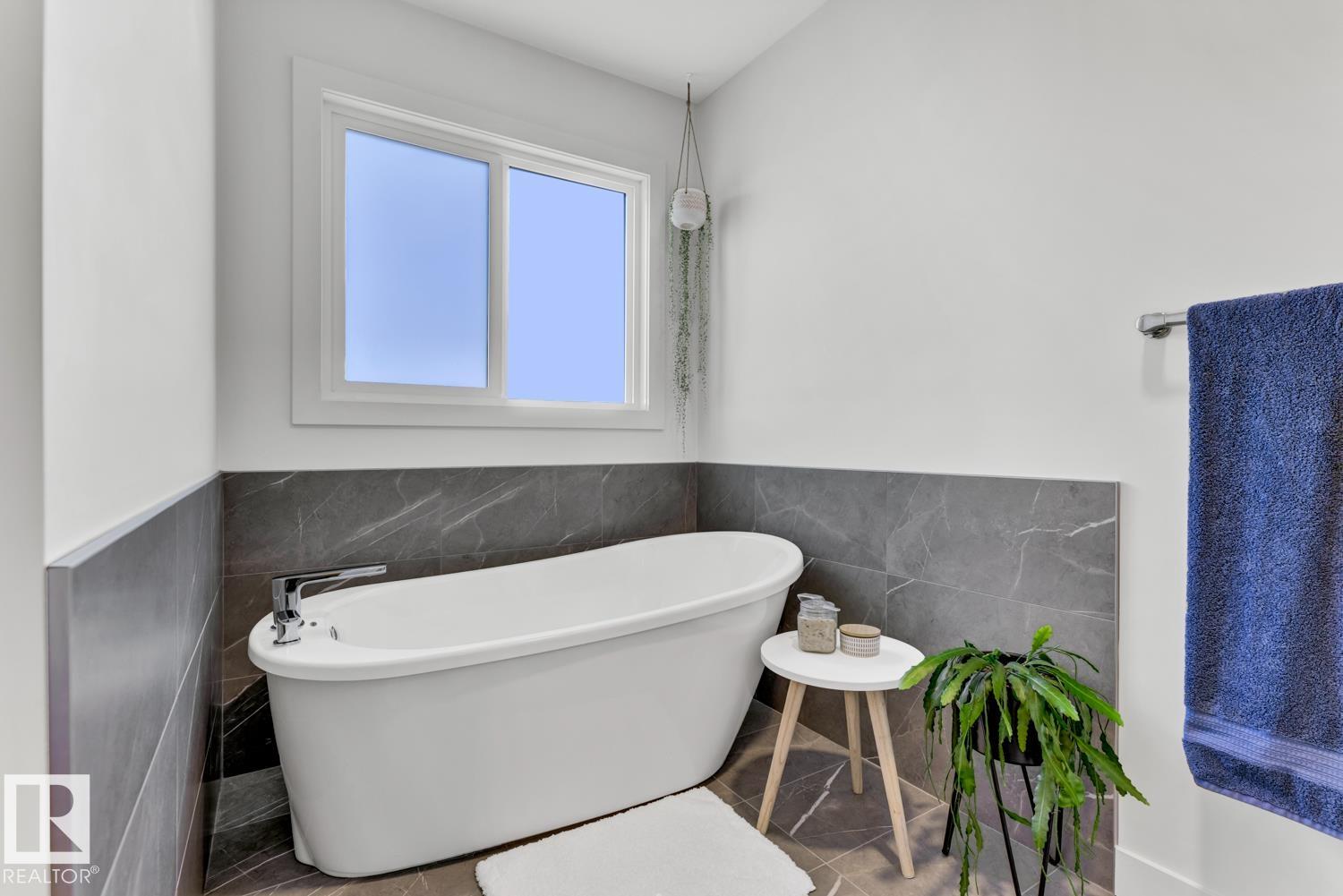 Photo 24 at 5 Elwyck Gate, Fenwyck, Spruce Grove