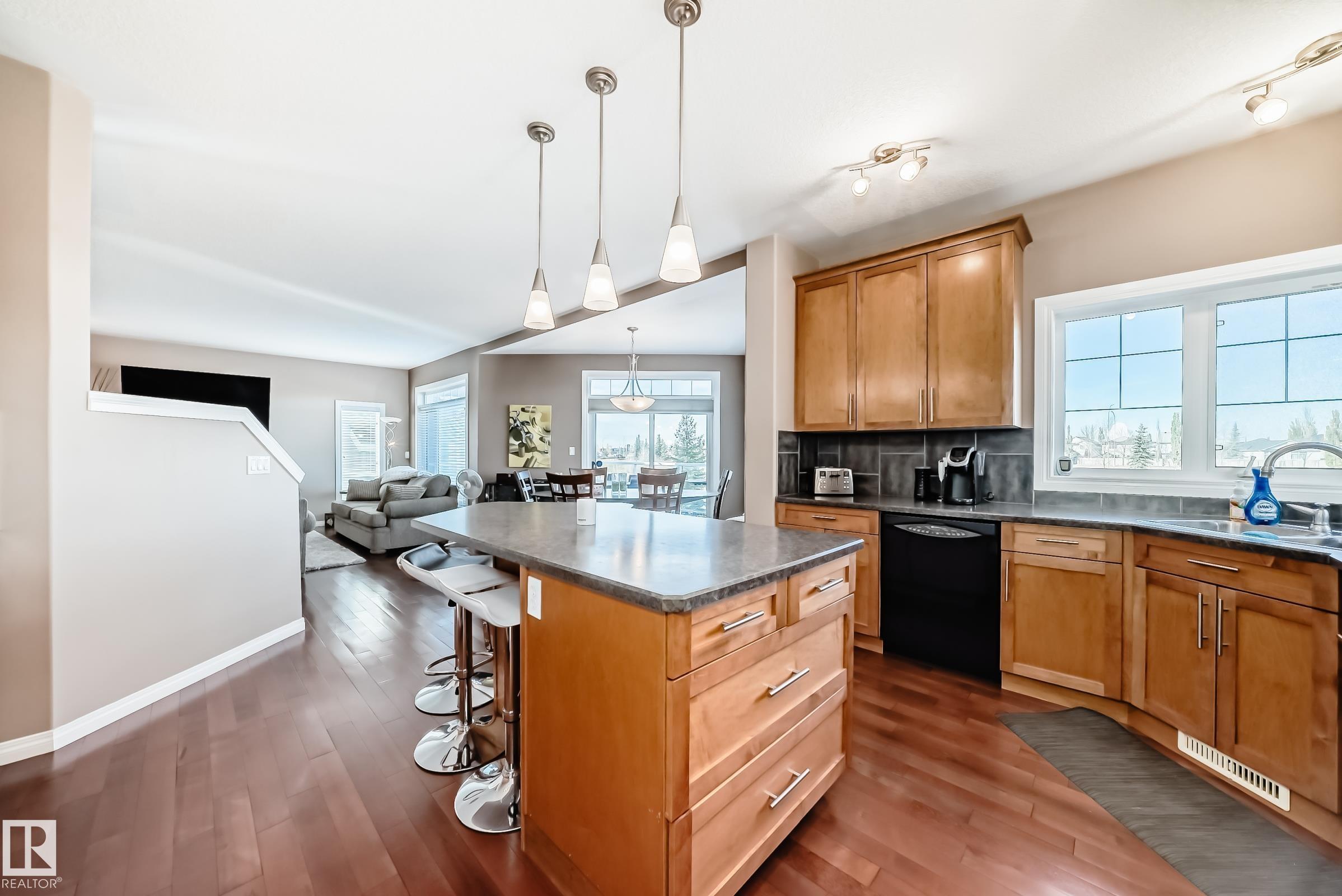 Photo 11 at 569 Stewart Crescent SW, Summerside, Edmonton