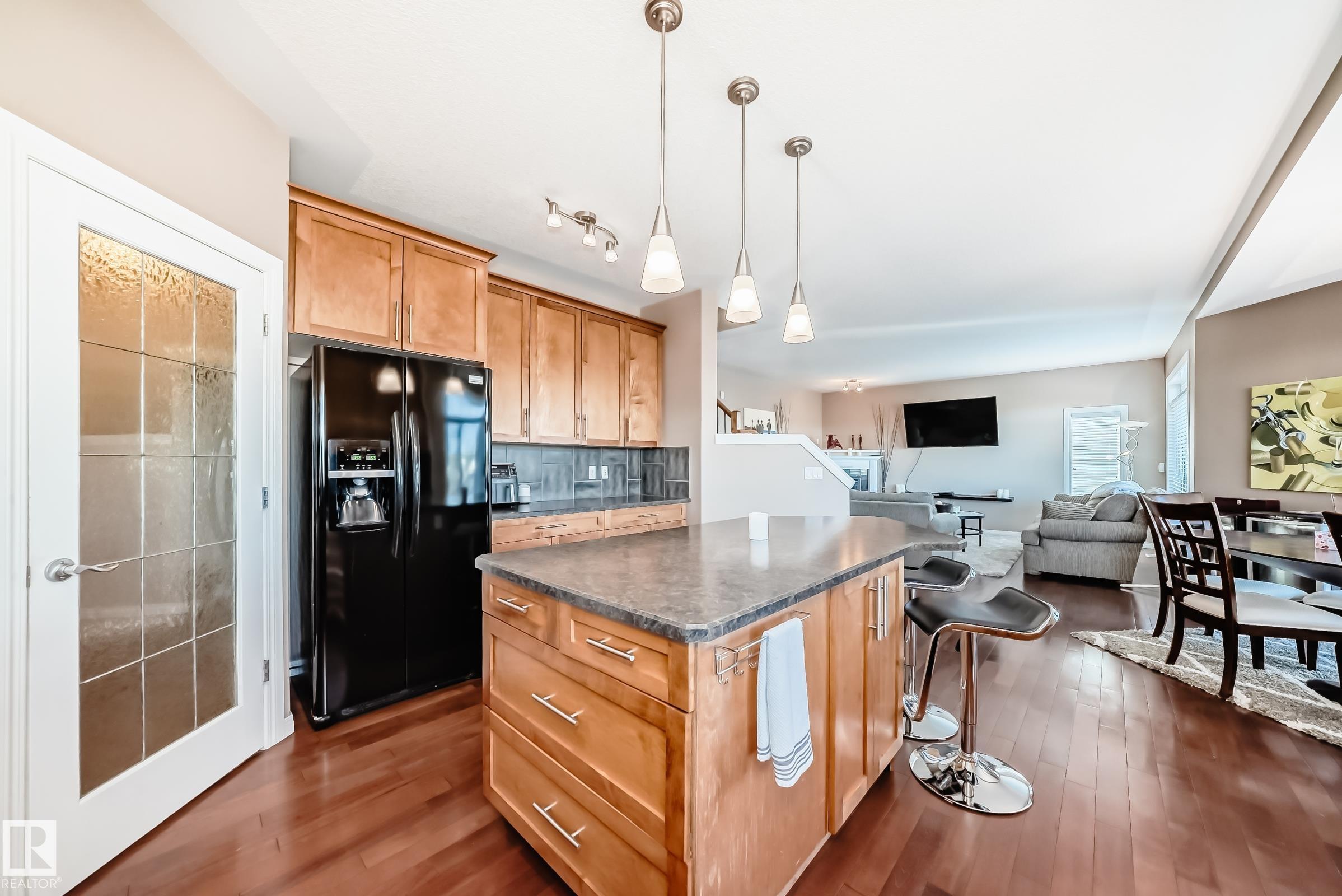 Photo 9 at 569 Stewart Crescent SW, Summerside, Edmonton