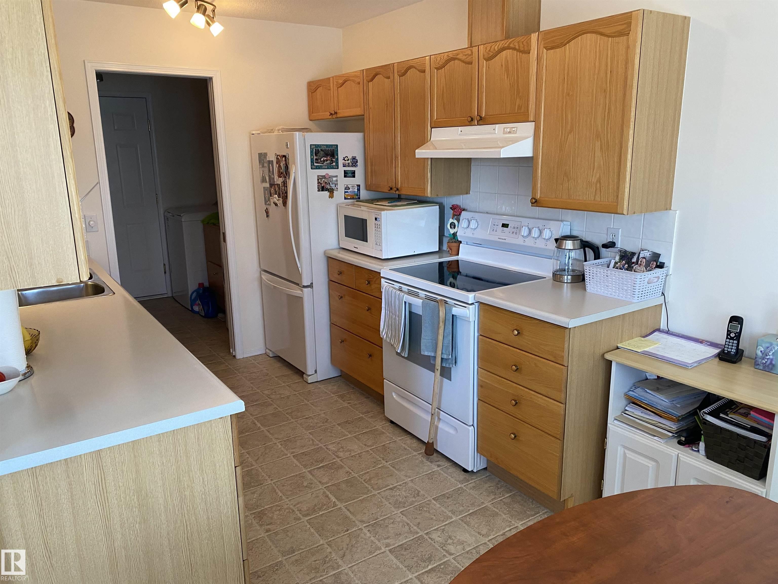 Photo 14 at 22 - 13320 124 Street NW, Kensington, Edmonton