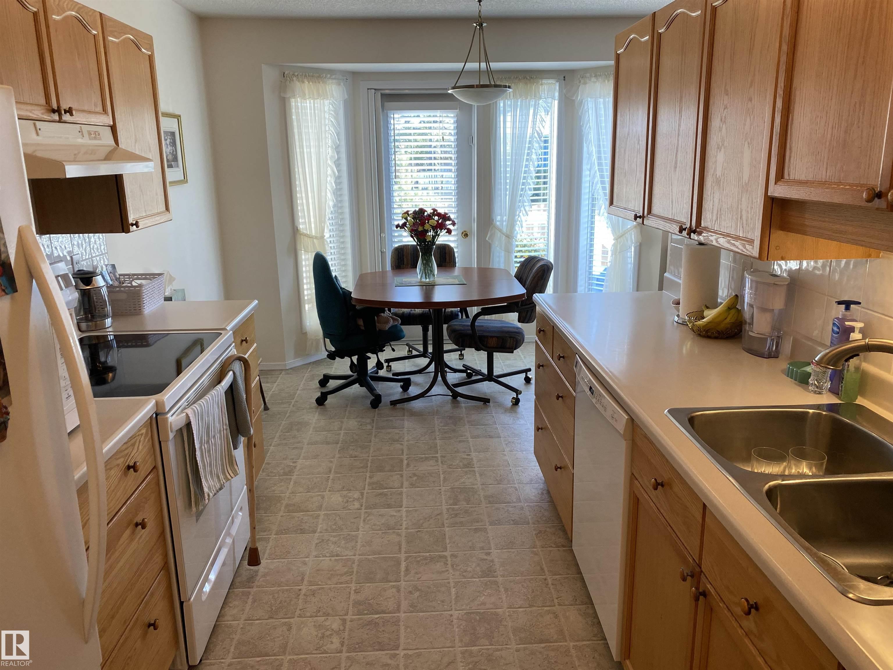 Photo 15 at 22 - 13320 124 Street NW, Kensington, Edmonton