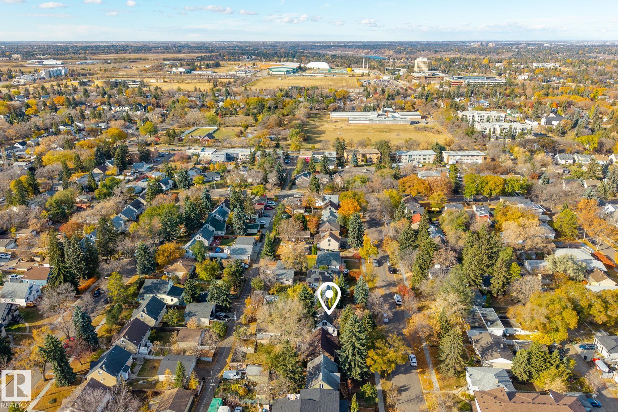 Photo 11 at 10915 67 Avenue NW, Parkallen, Edmonton