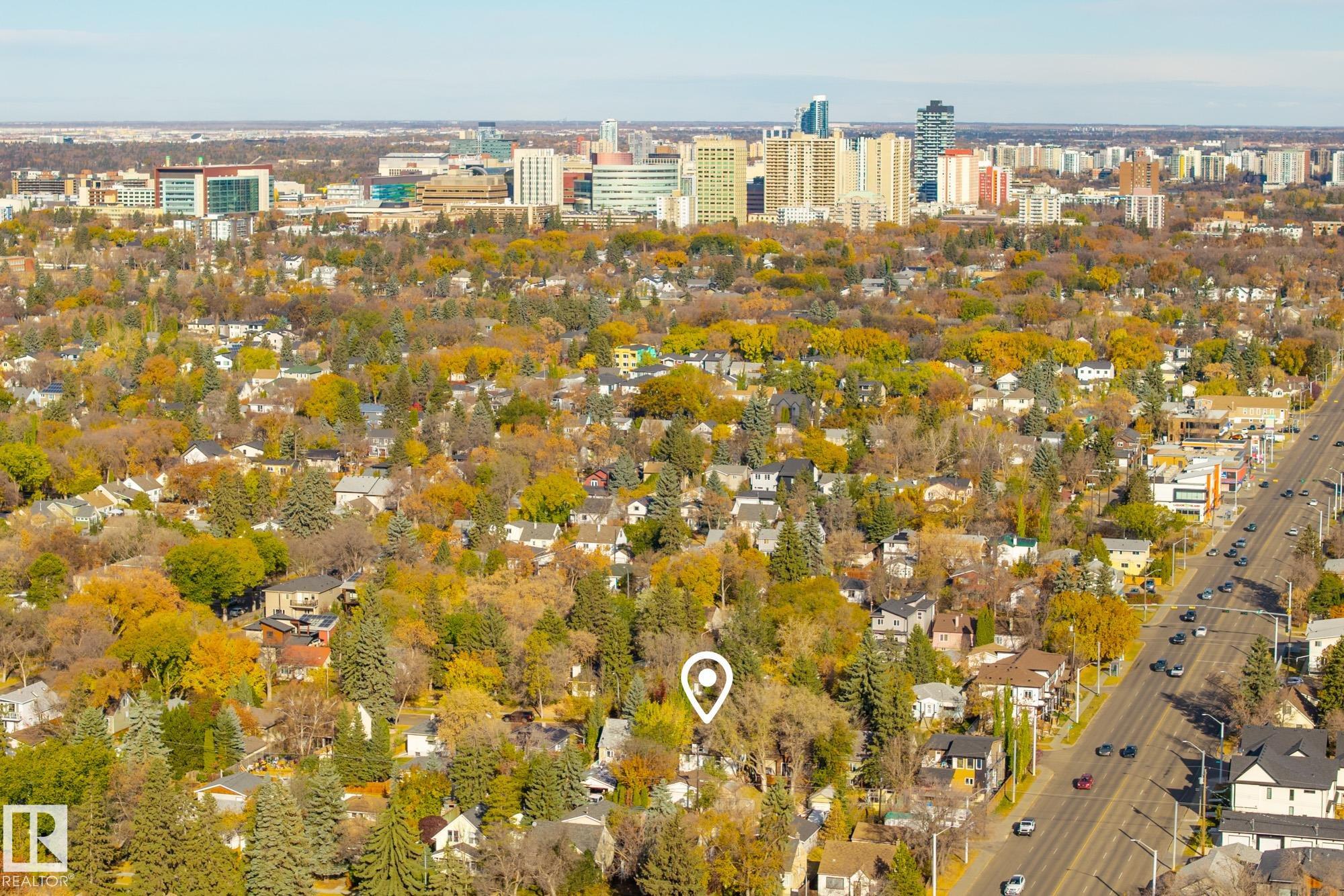 Photo 12 at 10915 67 Avenue NW, Parkallen, Edmonton