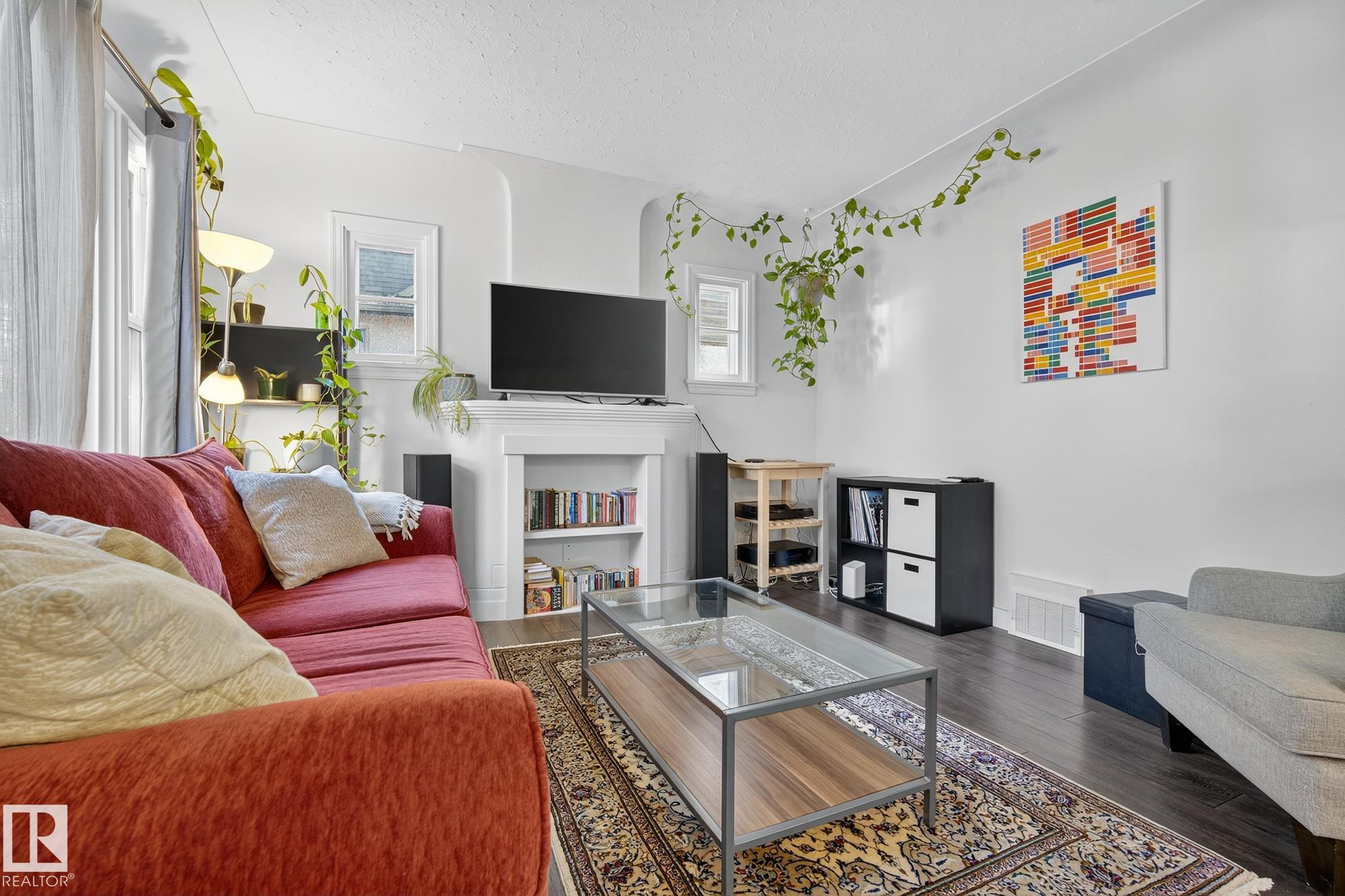 Photo 18 at 10915 67 Avenue NW, Parkallen, Edmonton