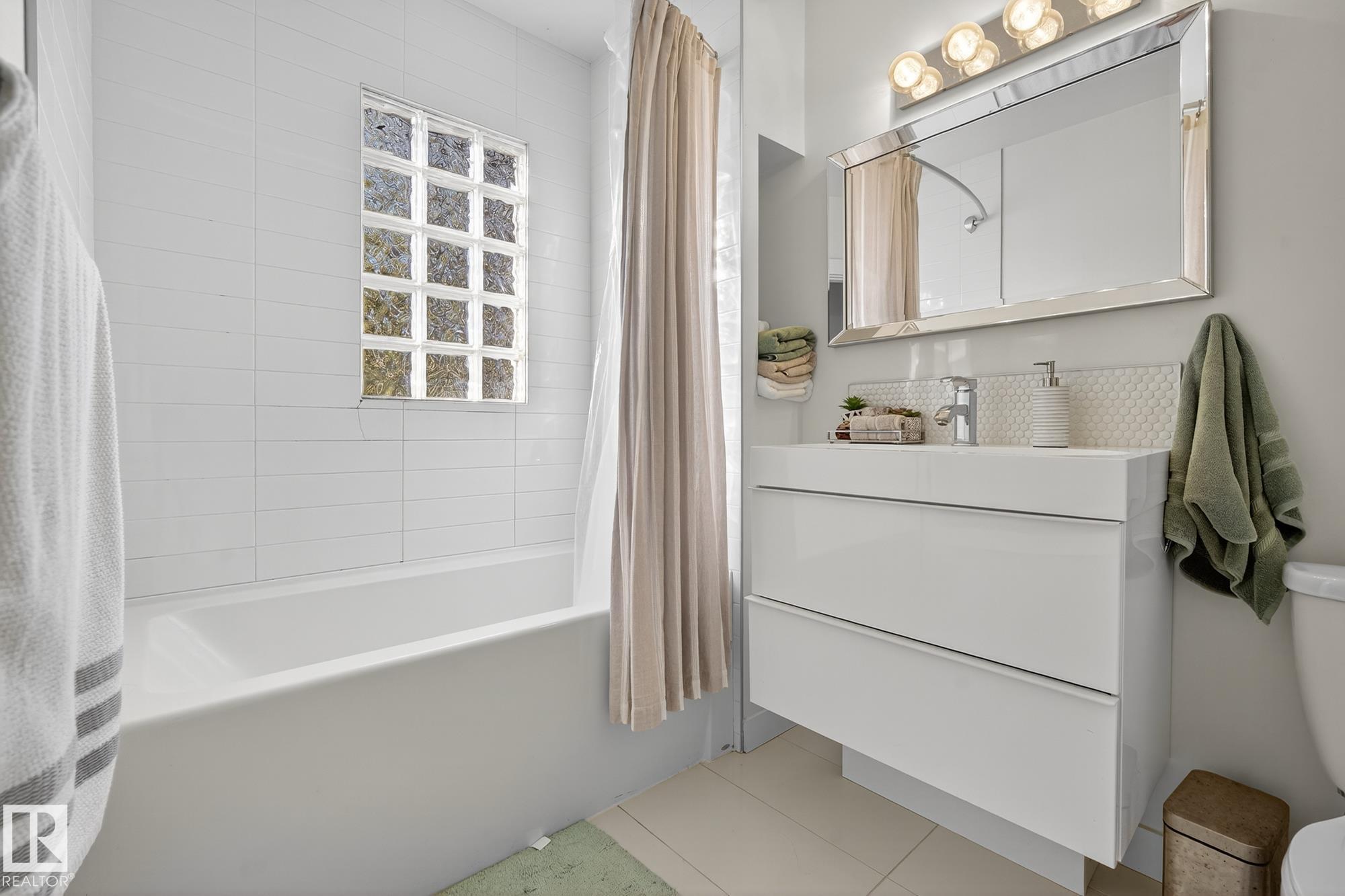 Photo 27 at 10915 67 Avenue NW, Parkallen, Edmonton