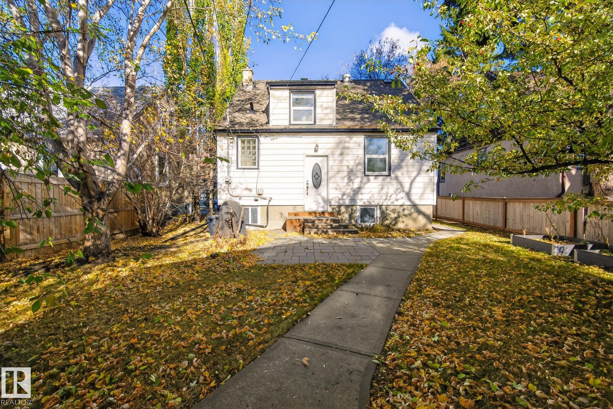 Photo 7 at 10915 67 Avenue NW, Parkallen, Edmonton