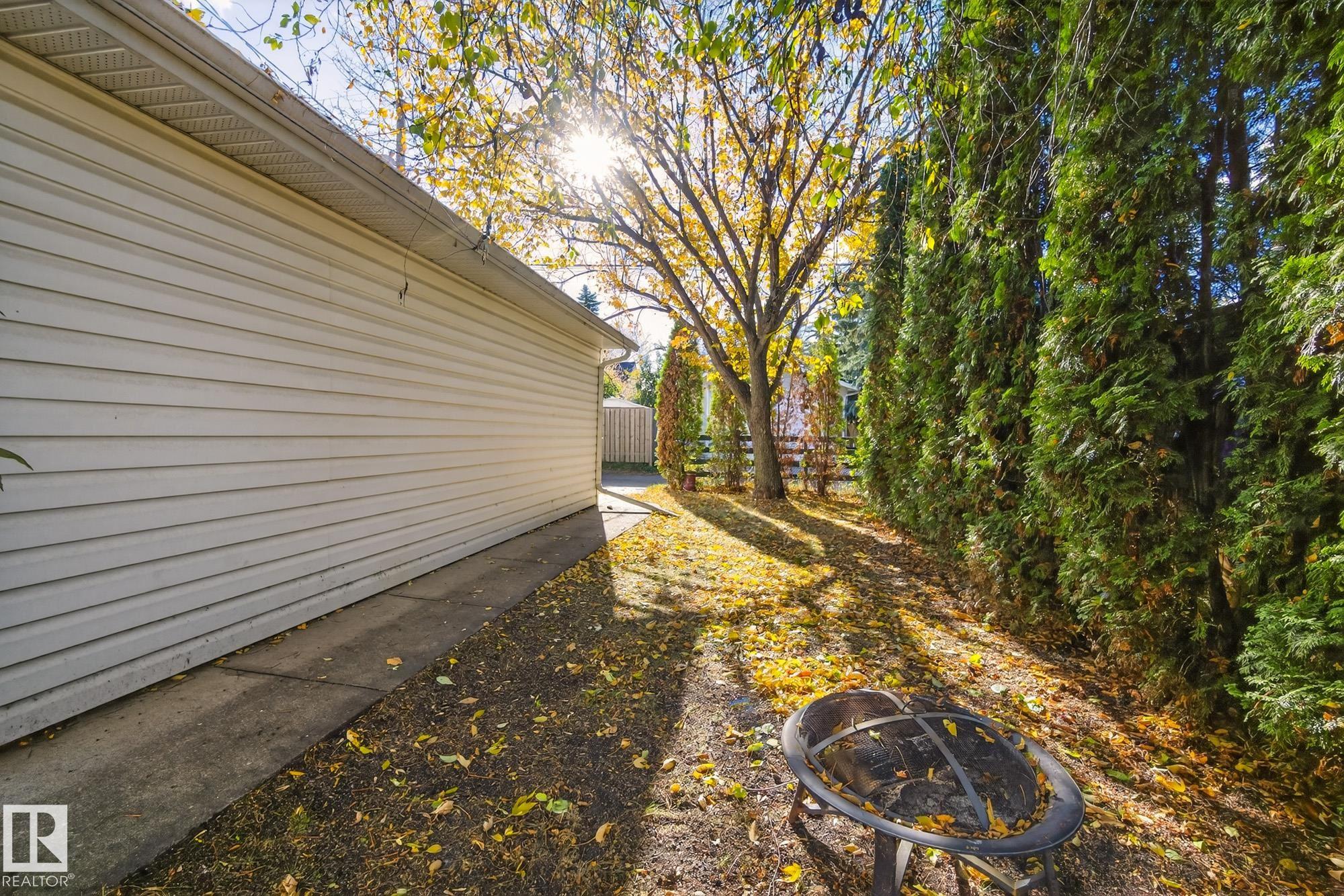 Photo 8 at 10915 67 Avenue NW, Parkallen, Edmonton