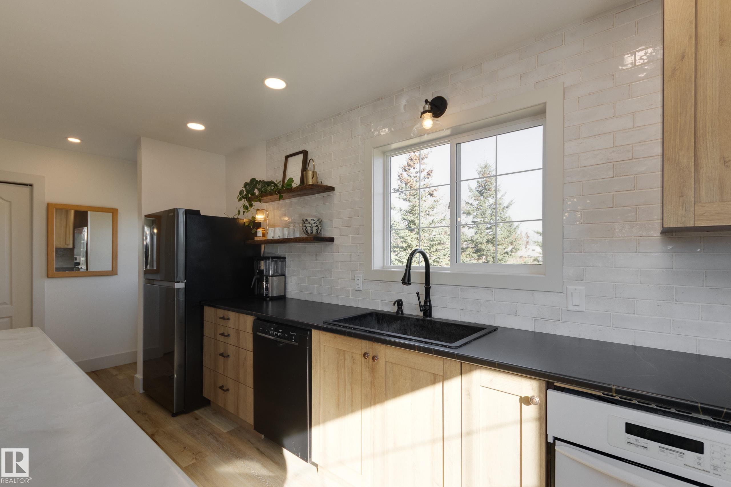 Photo 16 at 11 - 51121 Rge Road 270, Devonshire Meadows, Rural Parkland County