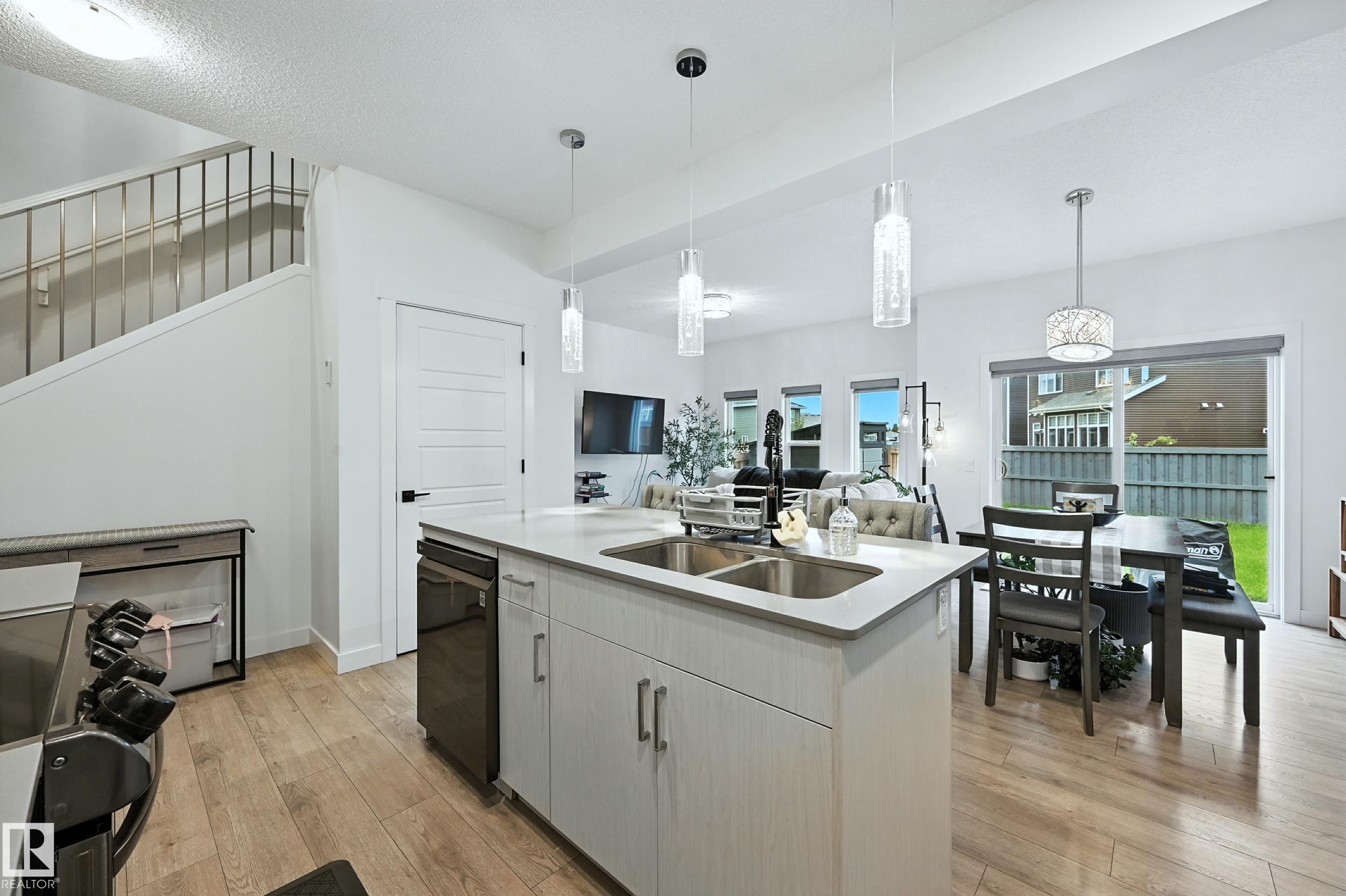 Picture for 16603 31 AV SW