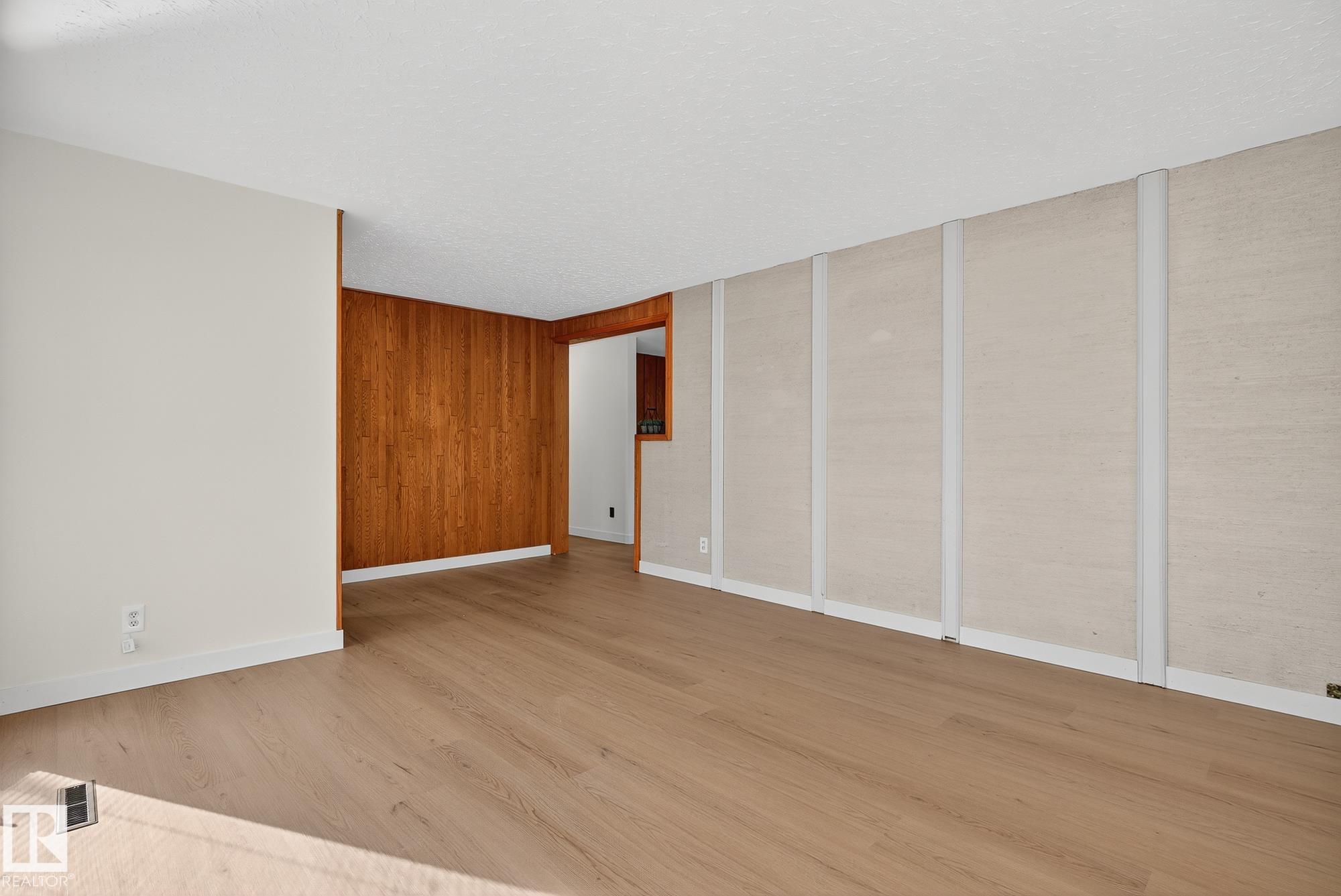 Photo 9 at 13036 123 Street NW, Calder, Edmonton