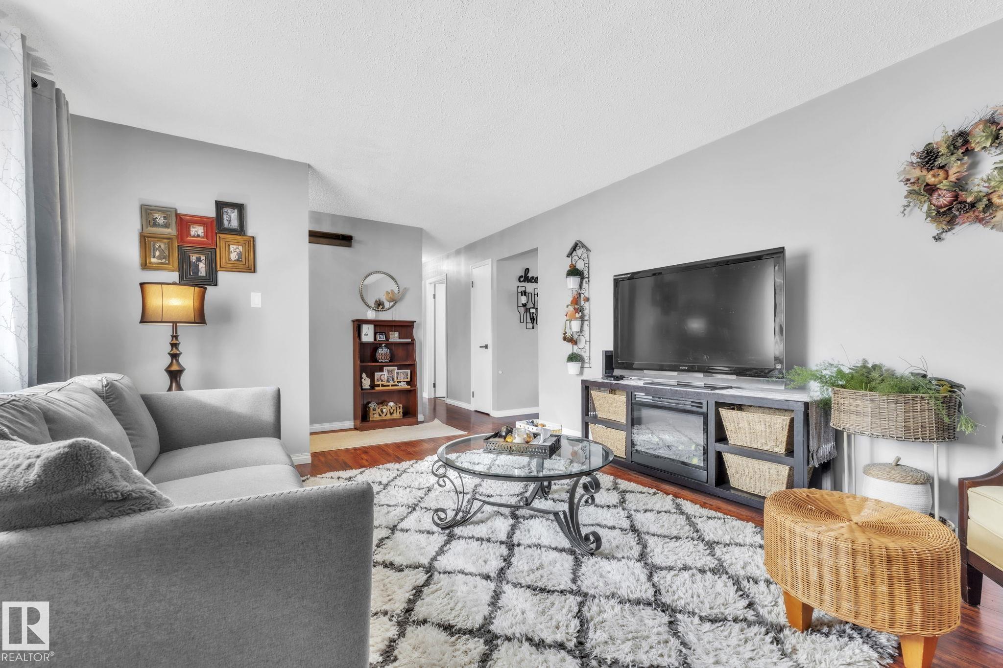 Photo 10 at 10606 97 Avenue, Morinville