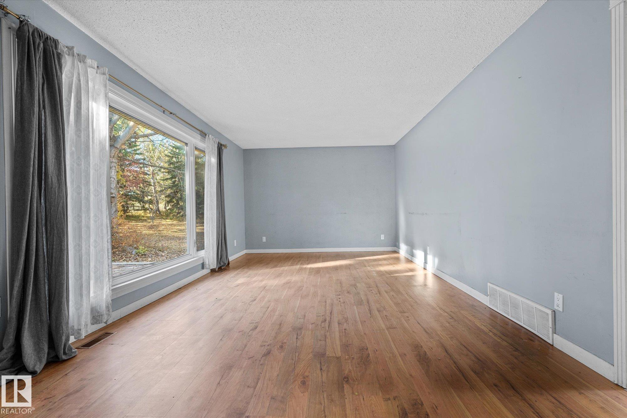 Photo 14 at 12 - 27420 Twp Road 540, Grandmuir Estates, Rural Parkland County