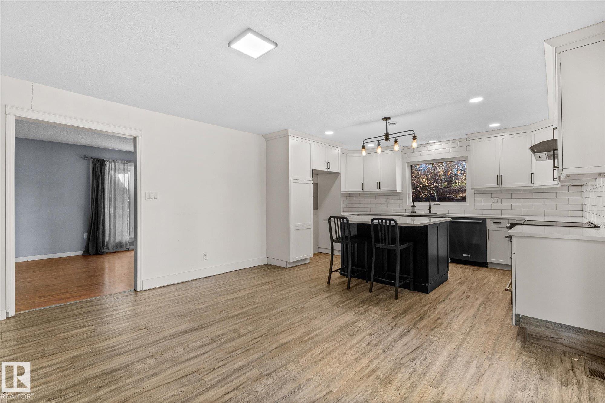 Photo 18 at 12 - 27420 Twp Road 540, Grandmuir Estates, Rural Parkland County