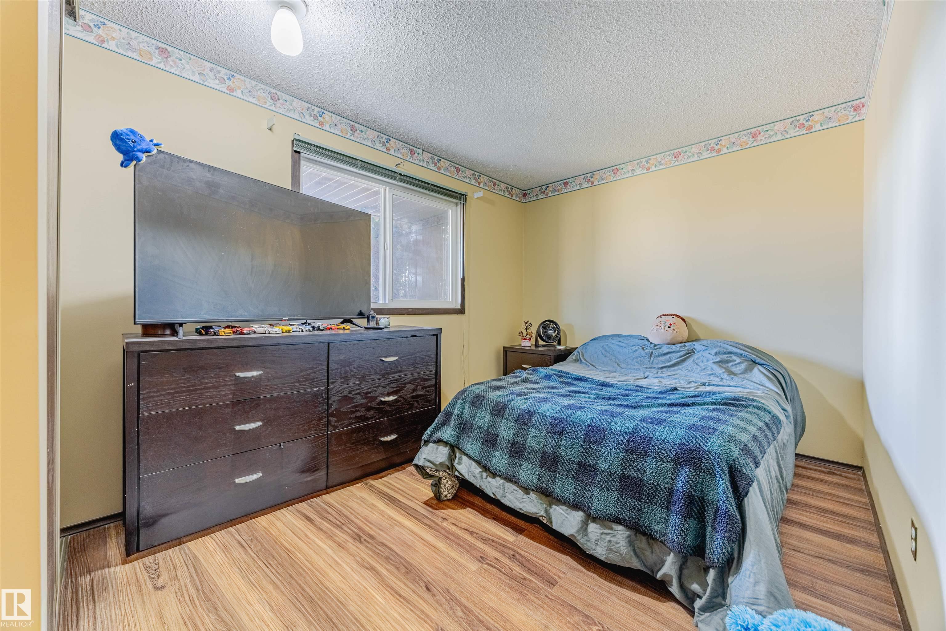 Photo 15 at 3924 55 Street NW, Greenview, Edmonton