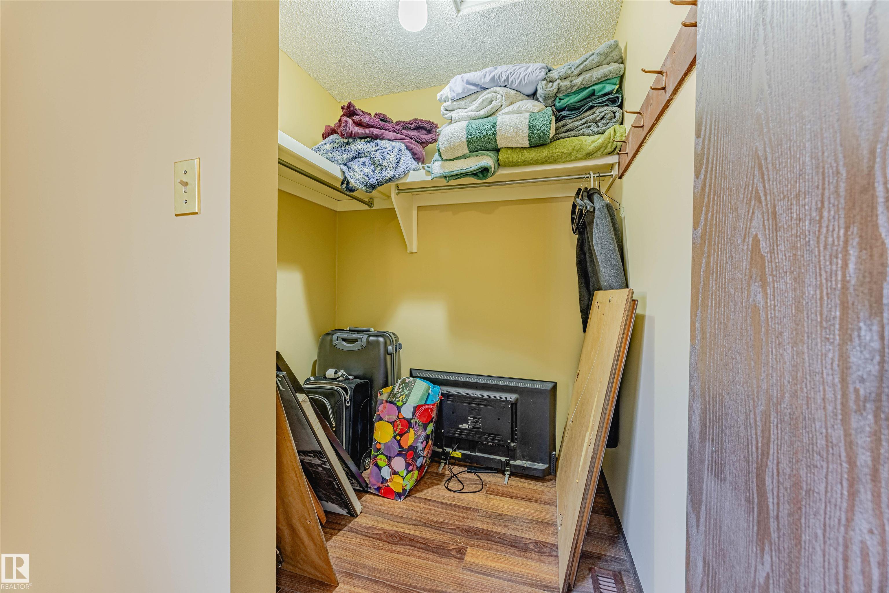 Photo 21 at 3924 55 Street NW, Greenview, Edmonton