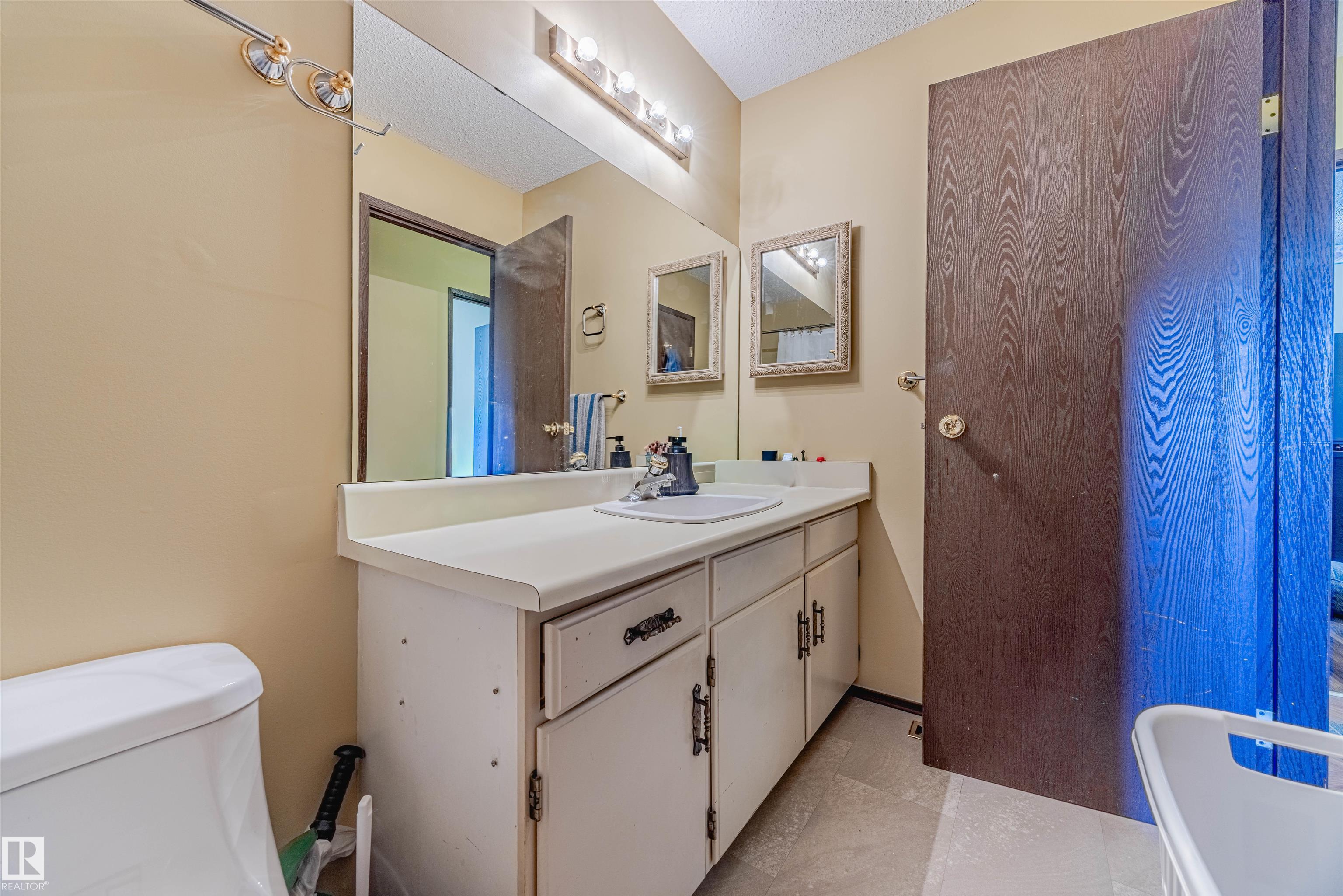 Photo 23 at 3924 55 Street NW, Greenview, Edmonton