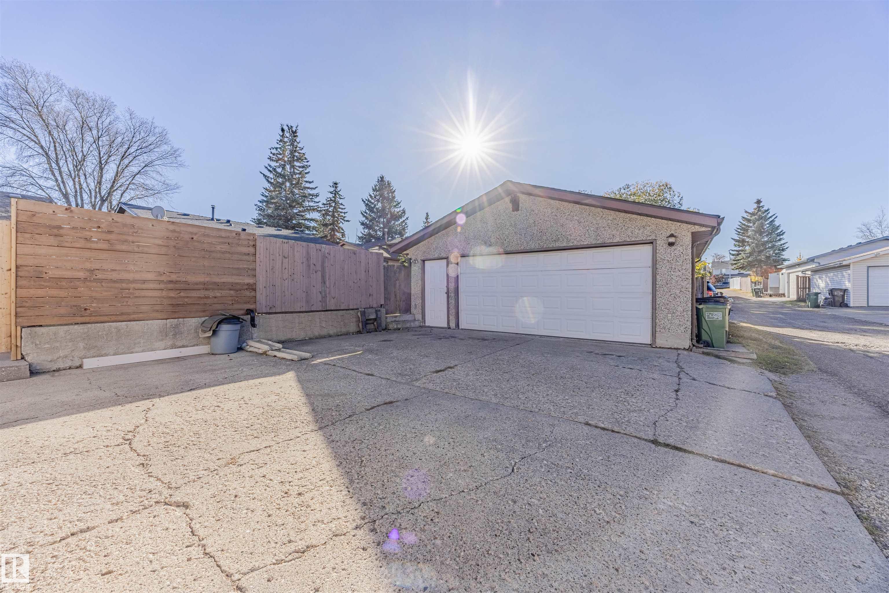 Photo 38 at 3924 55 Street NW, Greenview, Edmonton