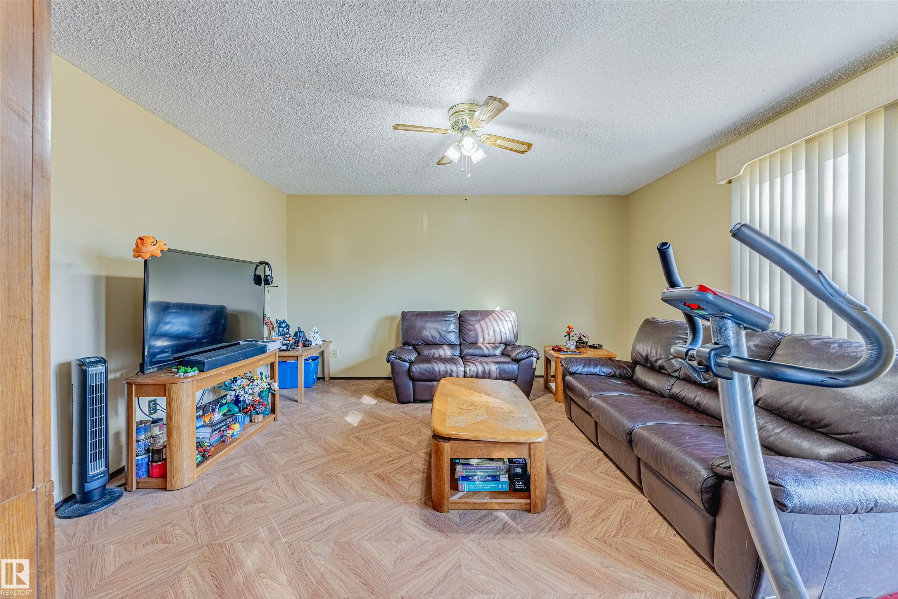 Picture for 3924 55 ST NW